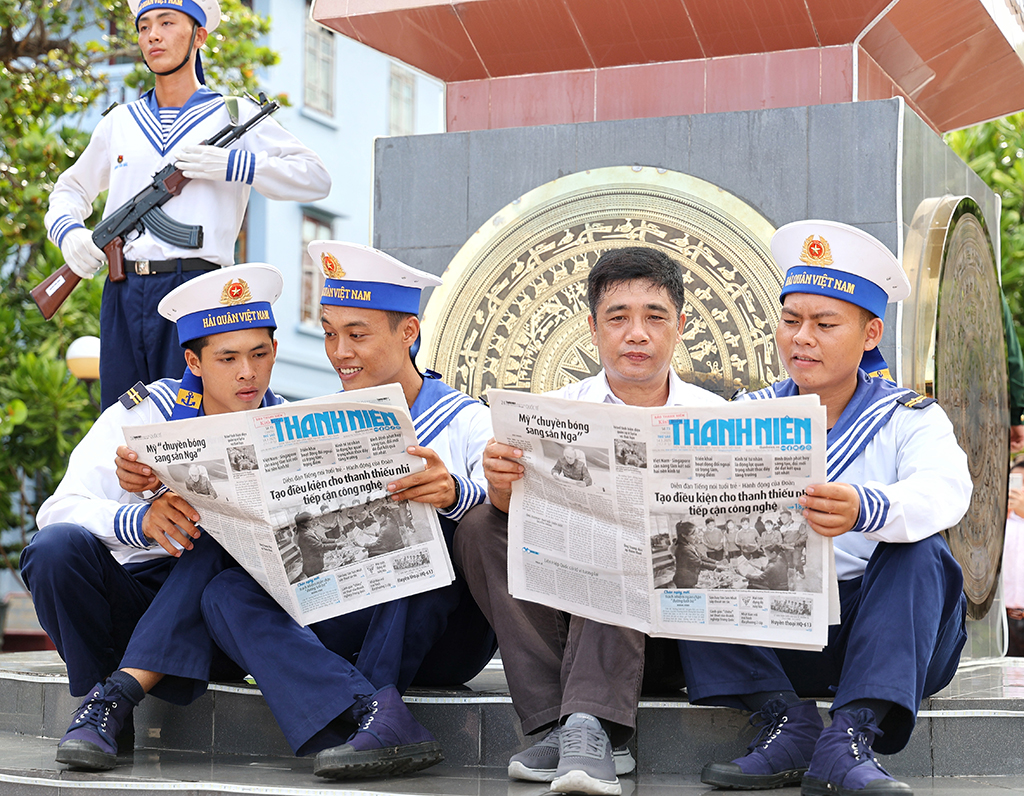 Hành trình đặc biệt của 100 nhà báo tới Trường Sa - Ảnh 16. Hành trình đặc biệt của 100 nhà báo tới Trường Sa - Ảnh 14.