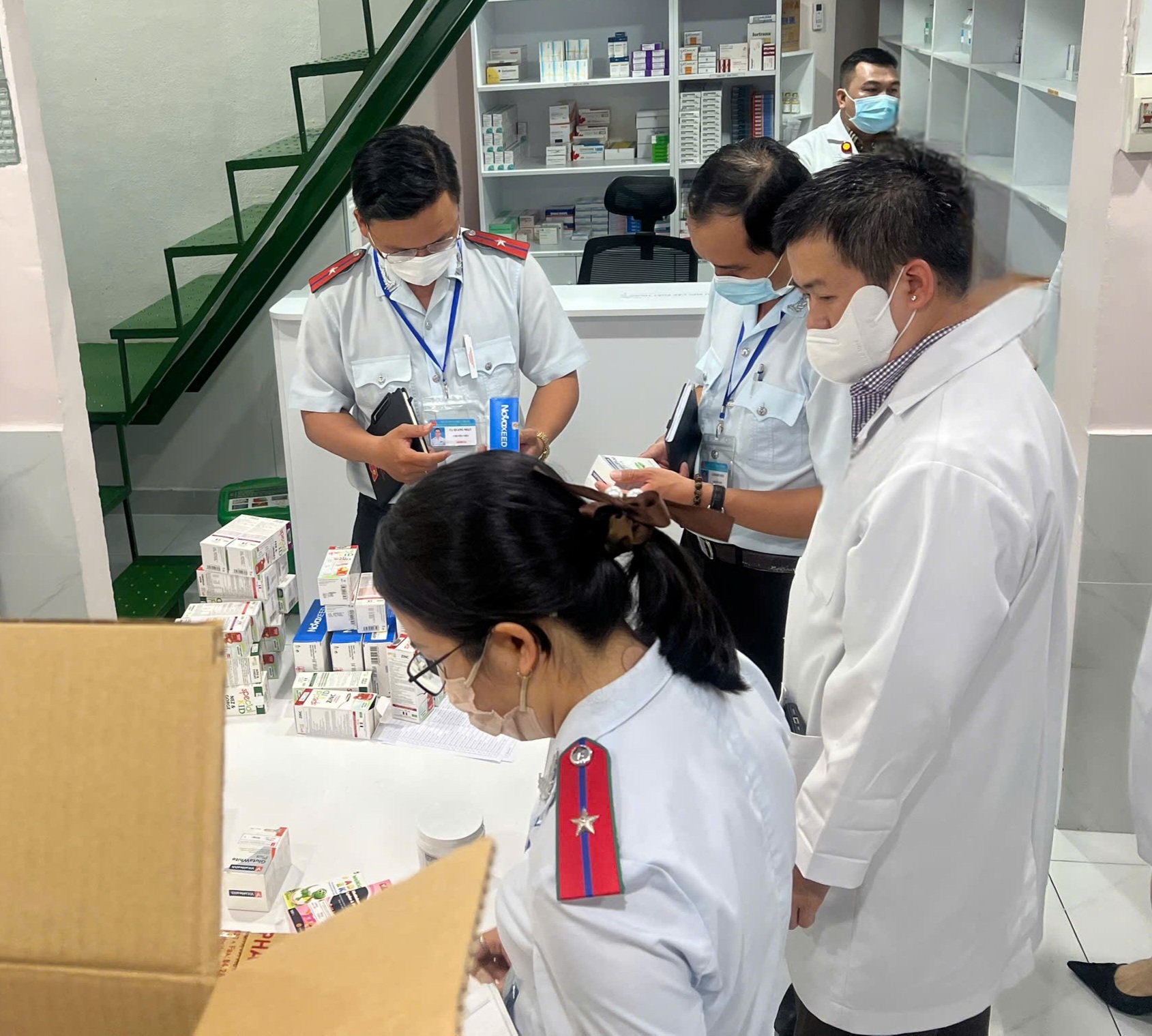 Chống hàng giả: Không thể tiếp tục “thả gà ra đuổi” - Ảnh 1. Chống hàng giả: Không thể tiếp tục “thả gà ra đuổi” - Ảnh 1.