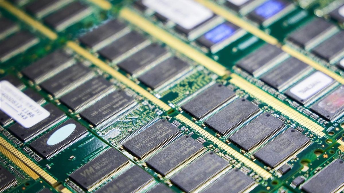 Giá DRAM lập đỉnh mới do căng thẳng thuế nhập khẩu - Ảnh 1.