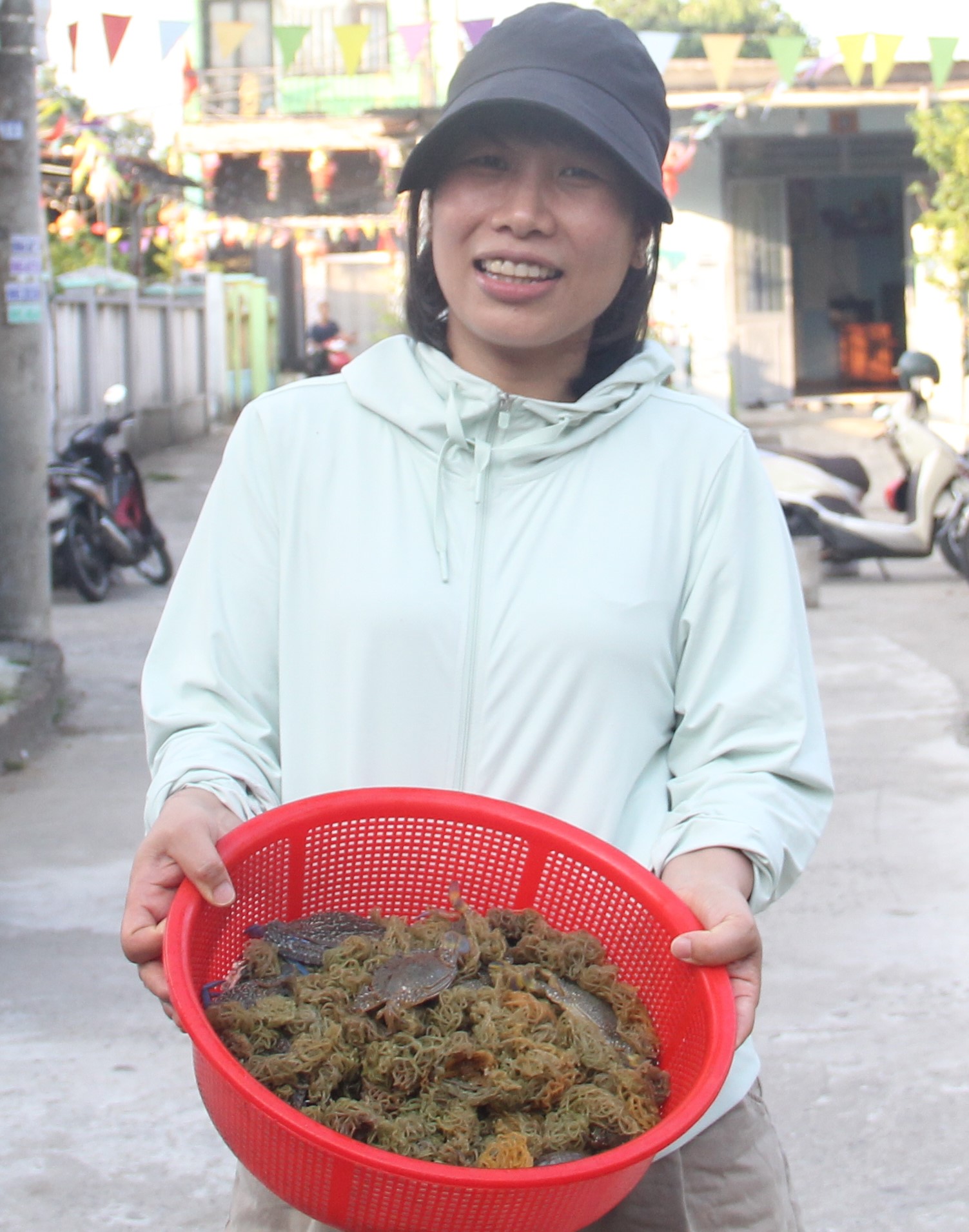 Kỳ lạ lòai thỏ biển đẻ ra bún tại sông Cu Đê , món ngon Đà Nẵng - Ảnh 10. Kỳ lạ lòai thỏ biển đẻ ra bún tại sông Cu Đê , món ngon Đà Nẵng - Ảnh 10.