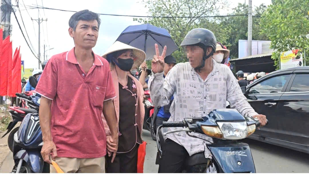 Tình trạng xe ôm hỗn loạn tại Đại lễ Vesak 2025 ở chùa Thanh Tâm - Ảnh 4.