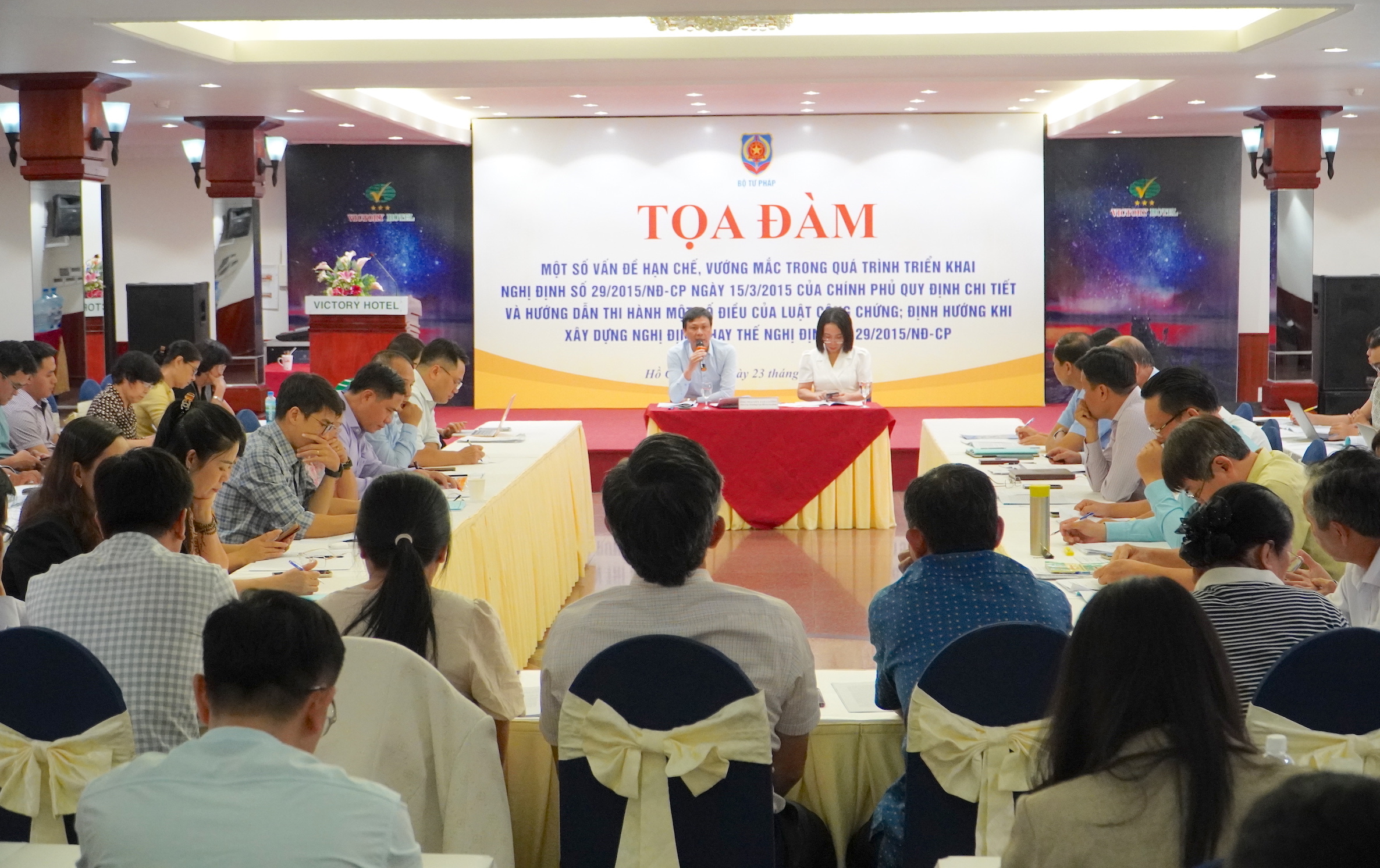 Cán bộ , công chức và viên chức hưởng chính sách mới từ tháng 5 năm 2023 - Ảnh 1. Cán bộ , công chức và viên chức hưởng chính sách mới từ tháng 5 năm 2023 - Ảnh 1.