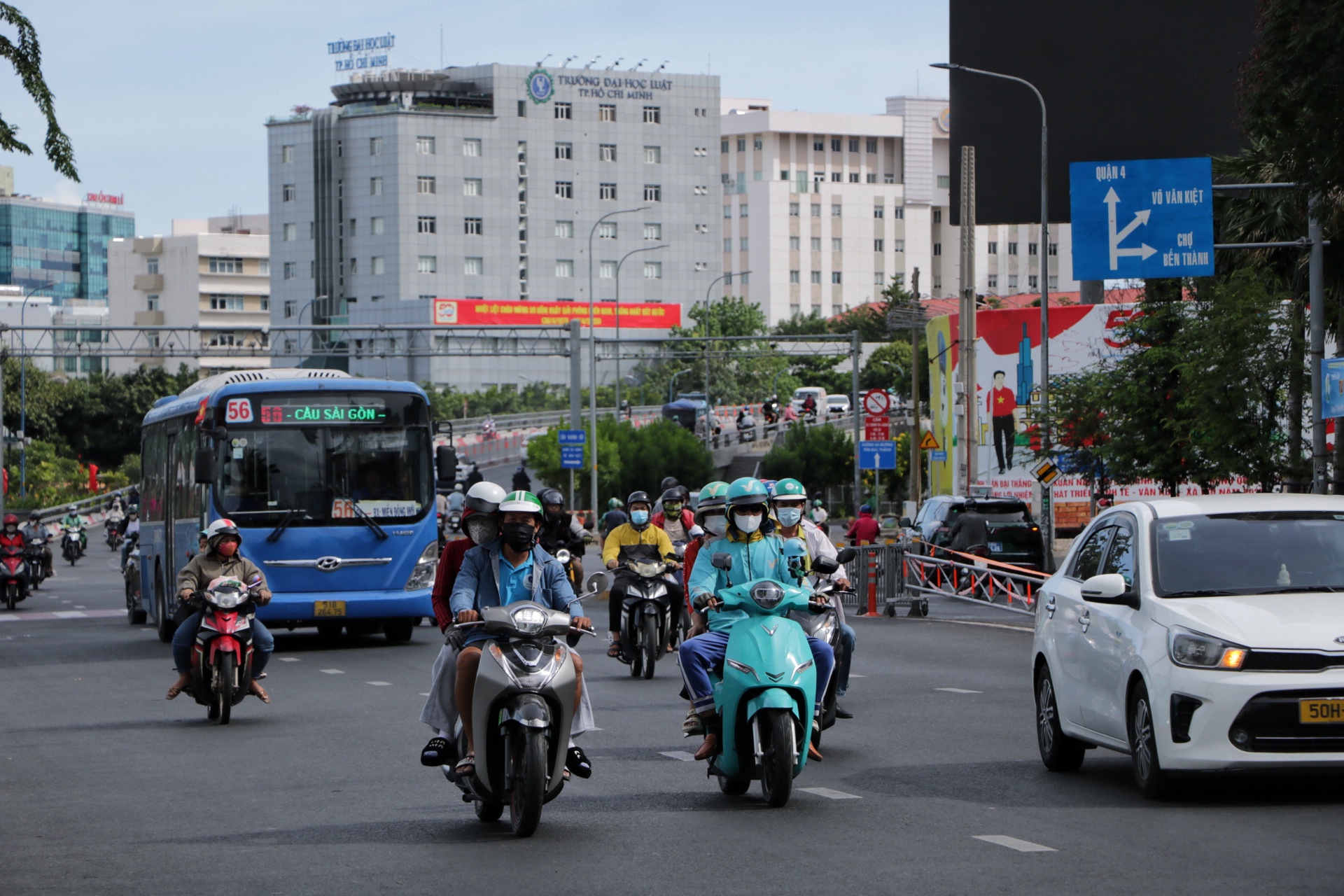 Ngày cuối nghỉ lễ 30.4 - 1.5: Khoảnh khắc thú vị ở trung tâm TP.HCM - Ảnh 9.