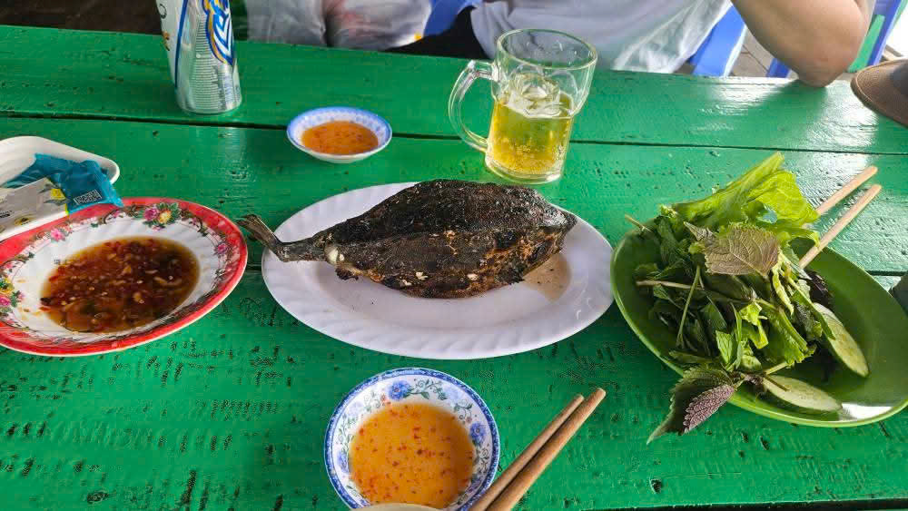 Chủ tịch tỉnh Khánh Hòa chỉ đạo ‘nóng’ vụ bán cá bò hòm 3,5 triệu đồng/kg - Ảnh 2. Chủ tịch tỉnh Khánh Hòa chỉ đạo ‘nóng’ vụ bán cá bò hòm 3,5 triệu đồng/kg - Ảnh 2.