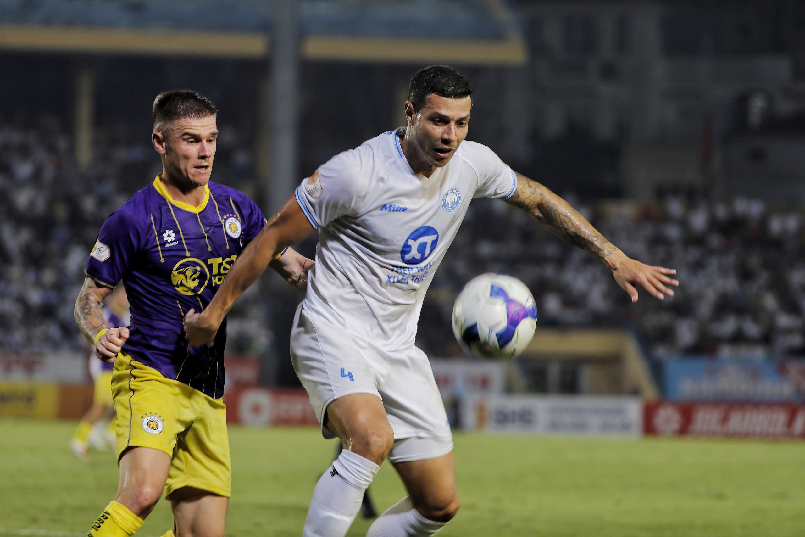 Bảng xếp thứ hạng V-League: Tỉnh Nam Định tự tôn ngôi đầu, HAGL lại băn khoăn rớt hạng vì như thế tụt bậc- Hình ảnh 1.