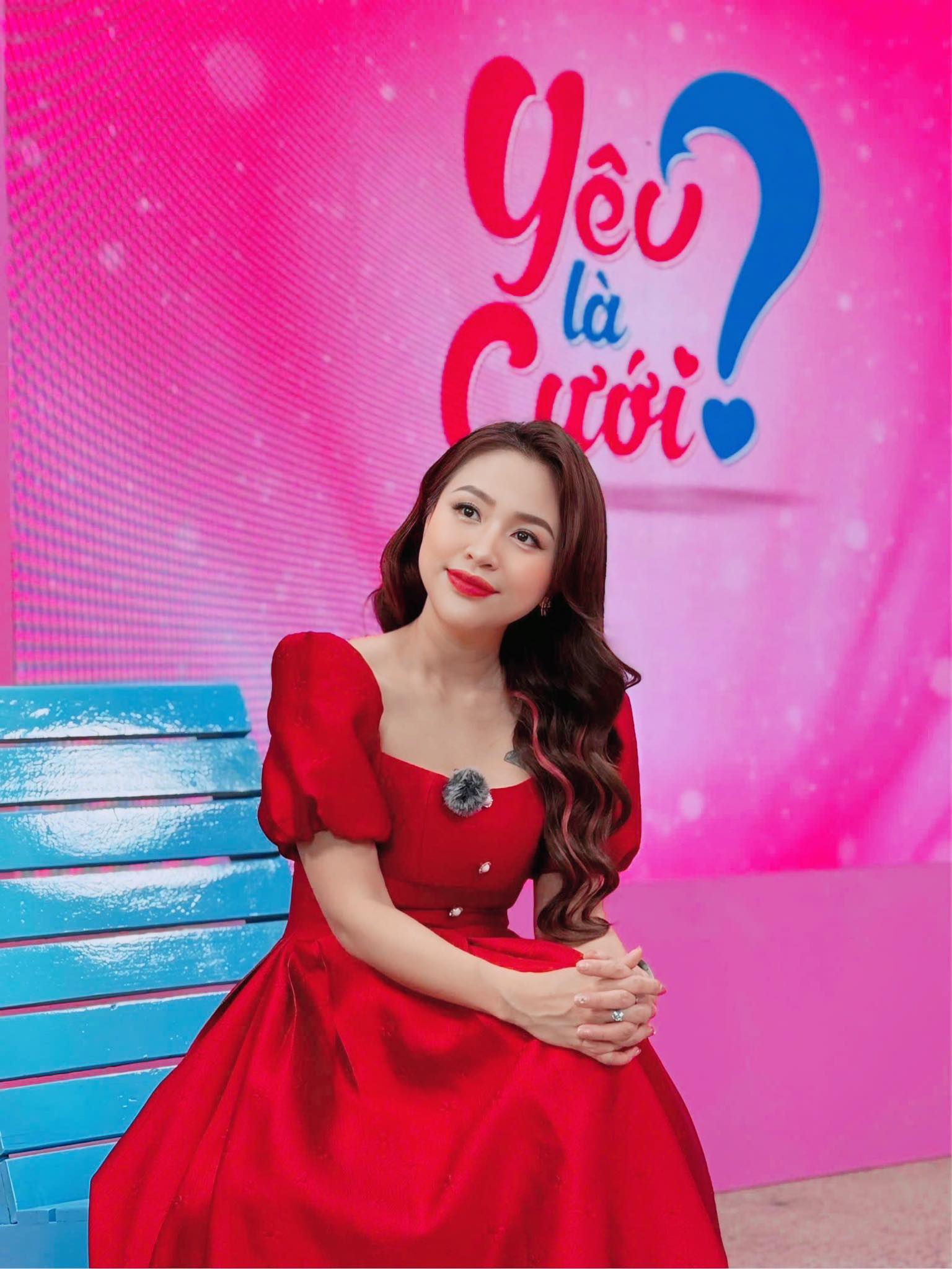 BTV Quang Minh, MC Vân Hugo bị phạt vì vi phạm quảng cáo, buộc phải cải chính- Ảnh 2. BTV Quang Minh, MC Vân Hugo bị phạt vì vi phạm quảng cáo, buộc phải cải chính- Ảnh 2.