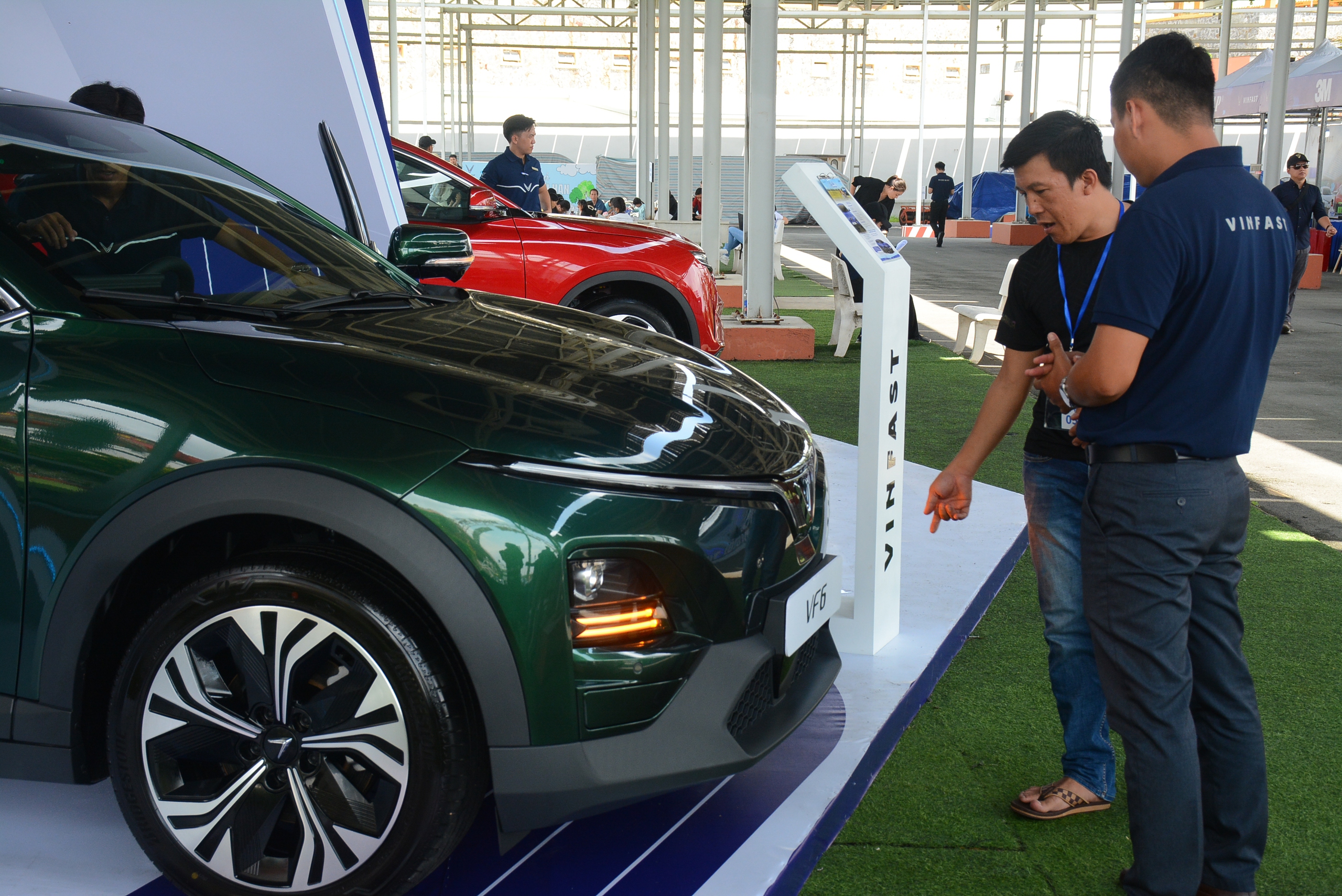 Hơn 36 % người Việt chọn ô tô điện và hybrid trong qúy 1 / 2026 - Ảnh 1.