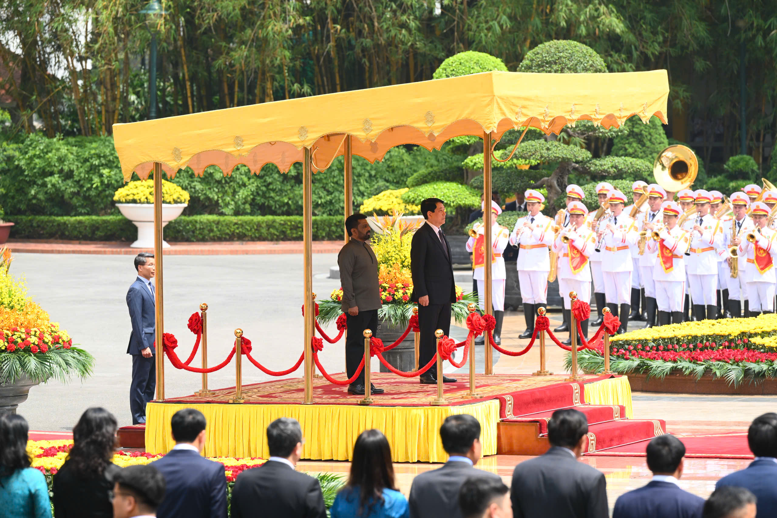Chủ tịch nước Lương Cường chủ trì lễ đón chính thức Tổng thống Sri Lanka - Ảnh 1.