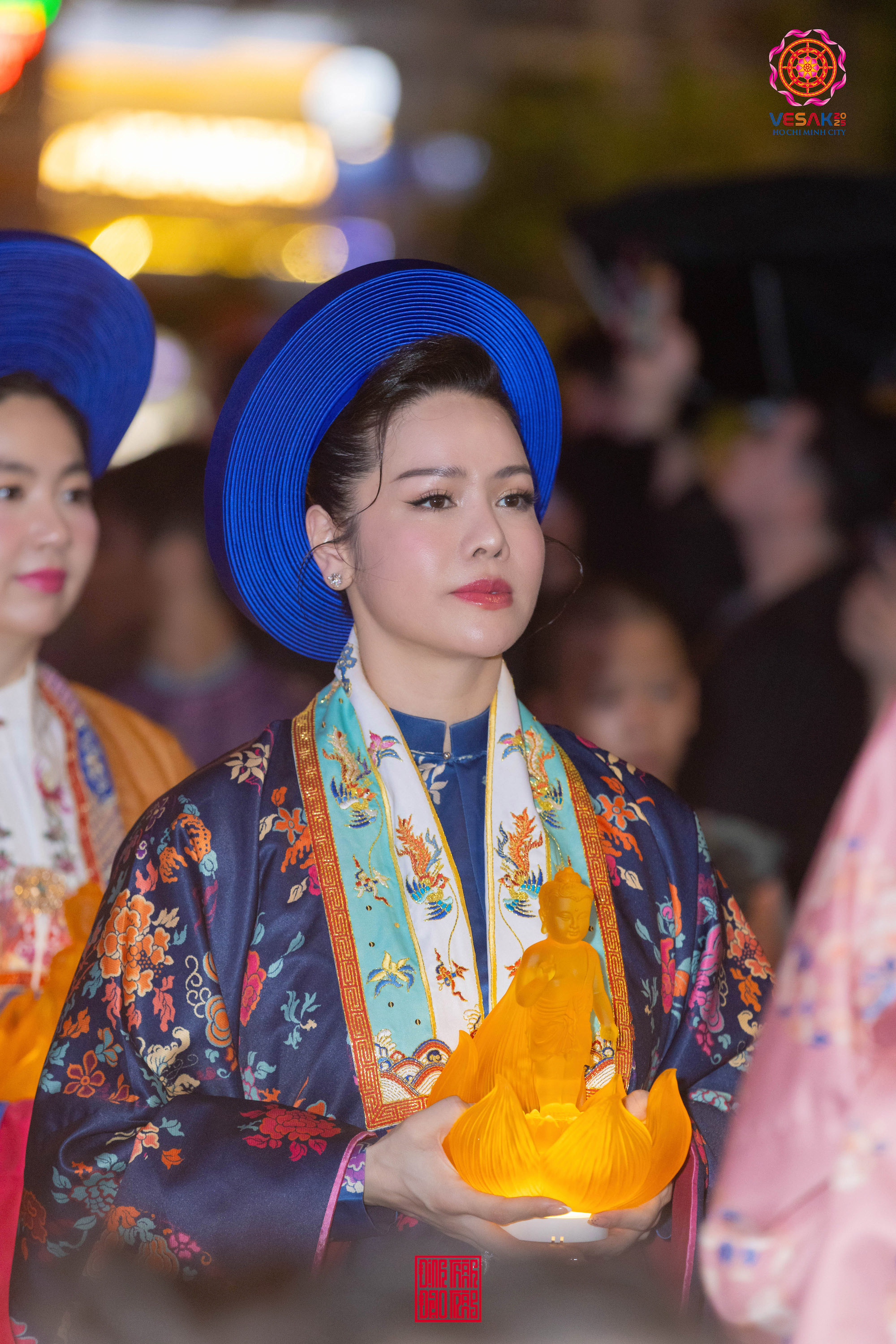 NSND Trịnh Kim Chi, Quốc Trường tham gia lễ rước tượng Phật- Ảnh 6. NSND Trịnh Kim Chi, Quốc Trường tham gia lễ rước tượng Phật- Ảnh 6.