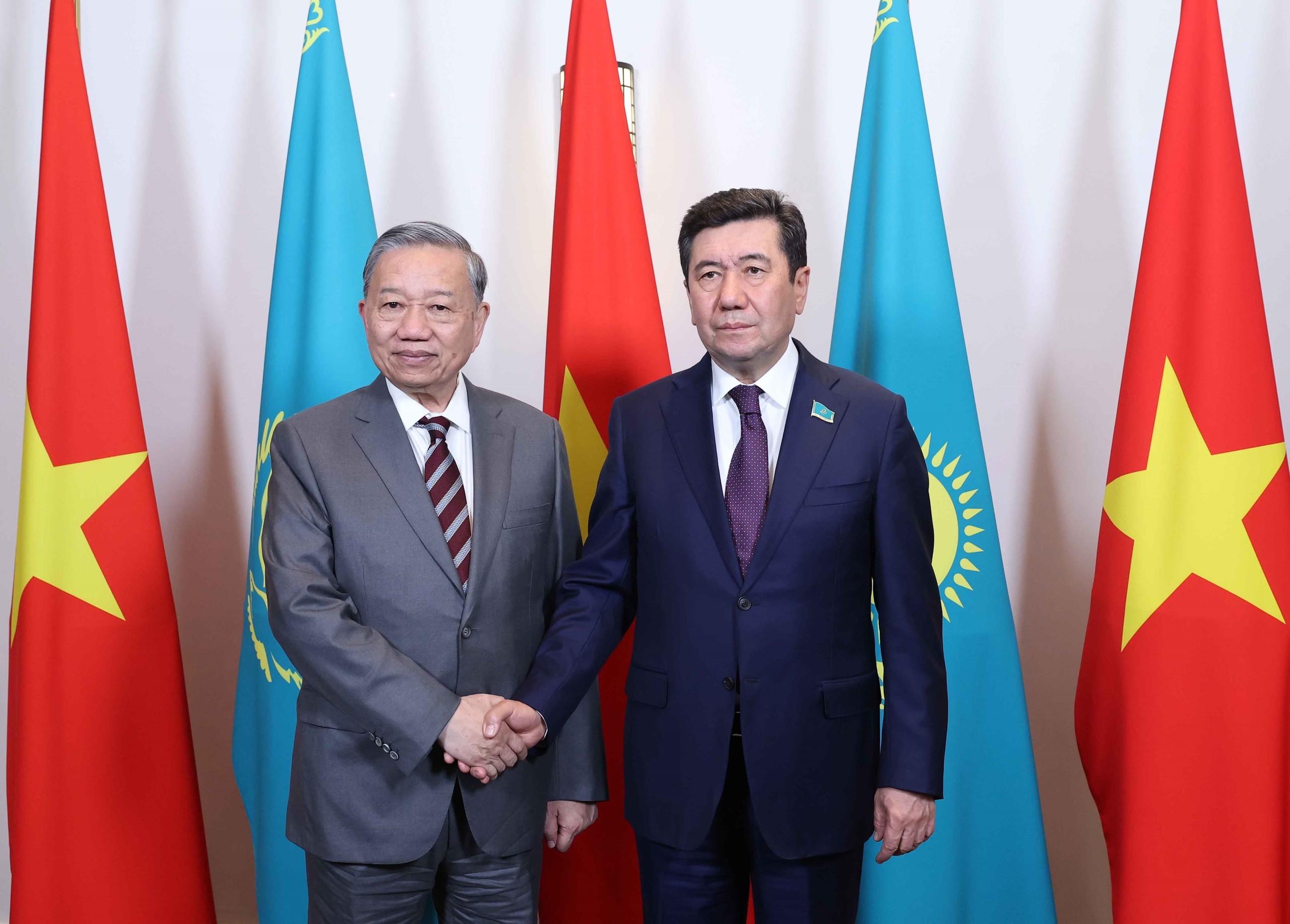 Triển khai hiệu quả các nội dung quan hệ Đối tác chiến lược Việt Nam - Kazakhstan- Ảnh 2. Triển khai hiệu quả các nội dung quan hệ Đối tác chiến lược Việt Nam - Kazakhstan- Ảnh 2.