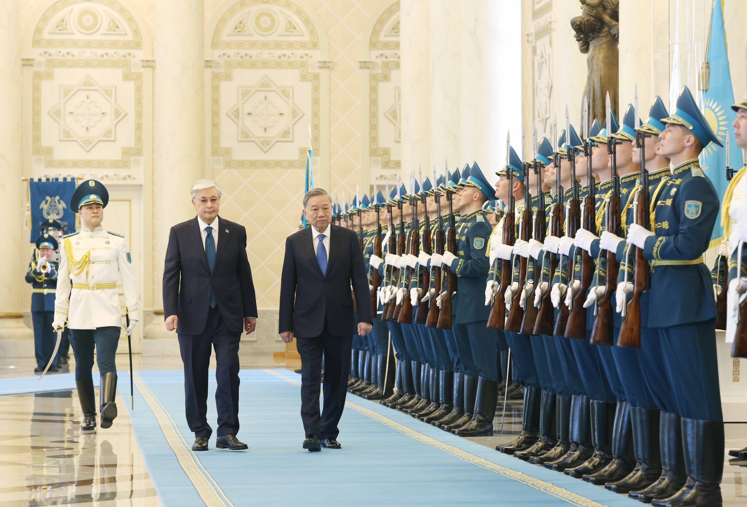 Lễ đón Tổng Bí thư Tô Lâm và phu nhân thăm cấp nhà nước Kazakhstan Lễ đón Tổng Bí thư Tô Lâm và phu nhân thăm cấp nhà nước Kazakhstan