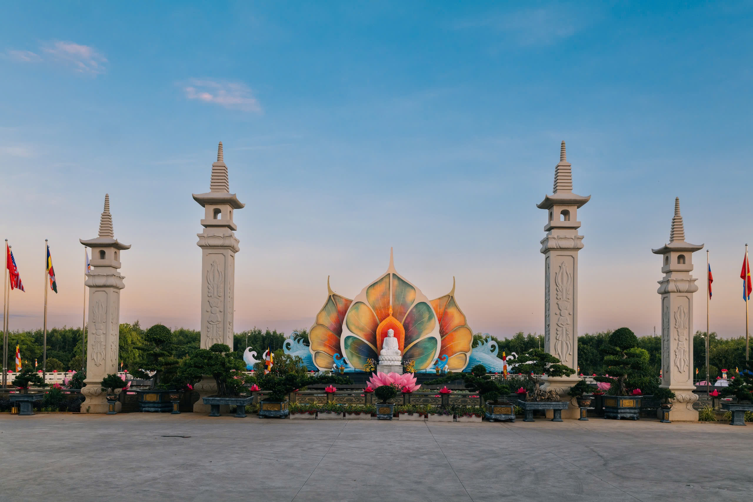 Toàn cảnh Học viện Phật giáo TP.HCM, nơi khai mạc đại lễ Vesak 2025 - Ảnh 2.