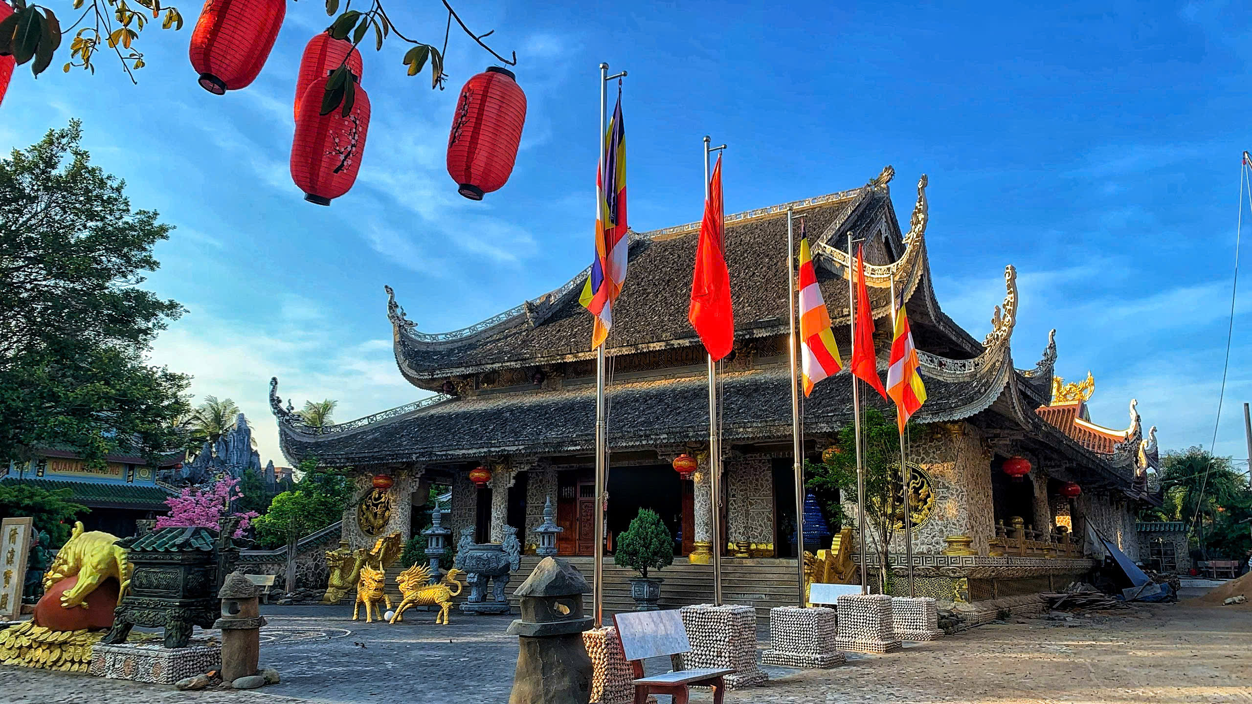 Ng&ocirc;i ch&ugrave;a san h&ocirc; độc đ&aacute;o, nơi thờ tượng Quan &Acirc;m ph&aacute;t hiện ngo&agrave;i biển- Ảnh 2.