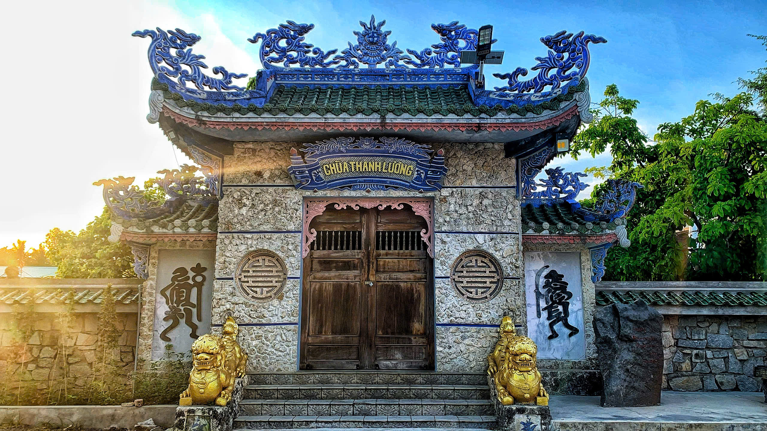 Ng&ocirc;i ch&ugrave;a san h&ocirc; độc đ&aacute;o, nơi thờ tượng Quan &Acirc;m ph&aacute;t hiện ngo&agrave;i biển- Ảnh 1.