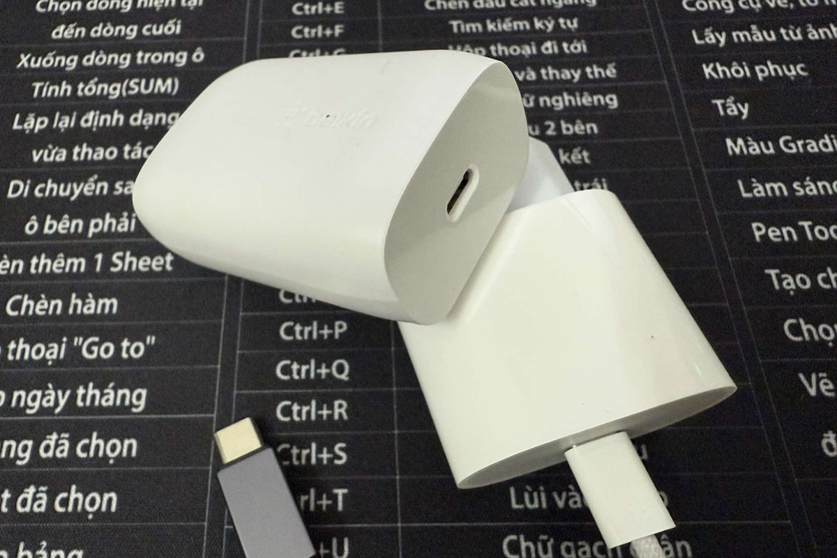 Người dùng đang 'rối tung' khi chọn mua bộ sạc di động - Ảnh 1.