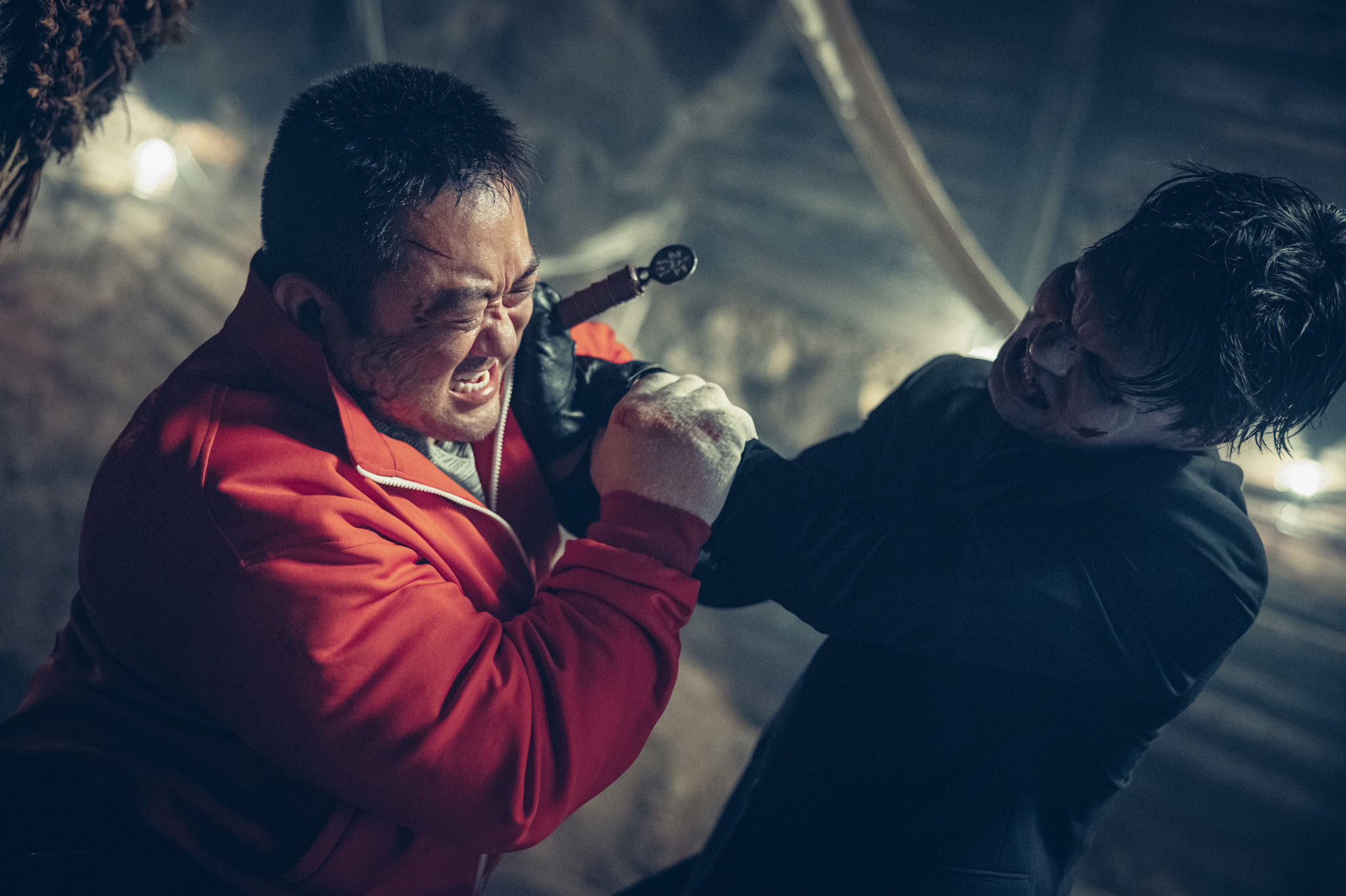 ‘Đêm Thánh: Đội săn quỷ’: Ma Dong Seok, Seohyun ‘gánh’ kịch bản - Ảnh 2.