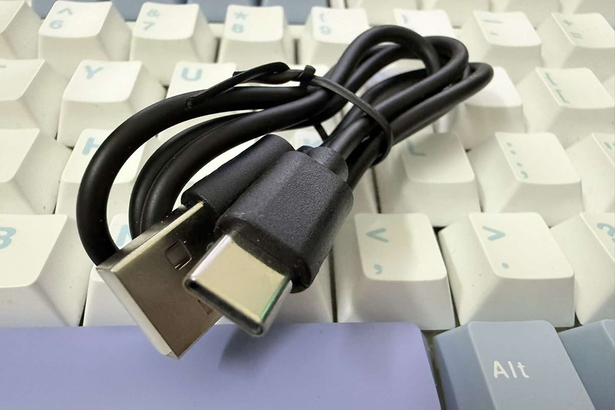 Người dùng đang 'rối tung' khi chọn mua bộ sạc di động - Ảnh 2.