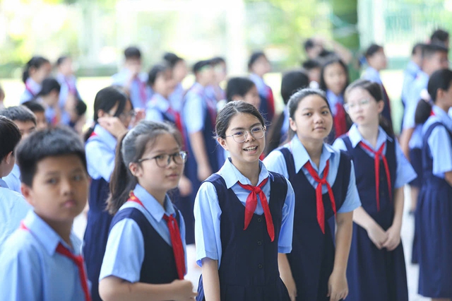Tổng Bí thư yêu cầu dạy học 2 buổi mỗi ngày miễn phí từ năm học tới Tổng Bí thư yêu cầu dạy học 2 buổi mỗi ngày miễn phí từ năm học tới