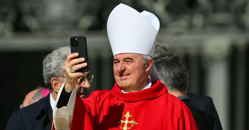 Mật nghị Hồng y bầu Giáo hoàng dùng công nghệ 'triệt tiêu' công nghệ - Ảnh 1.