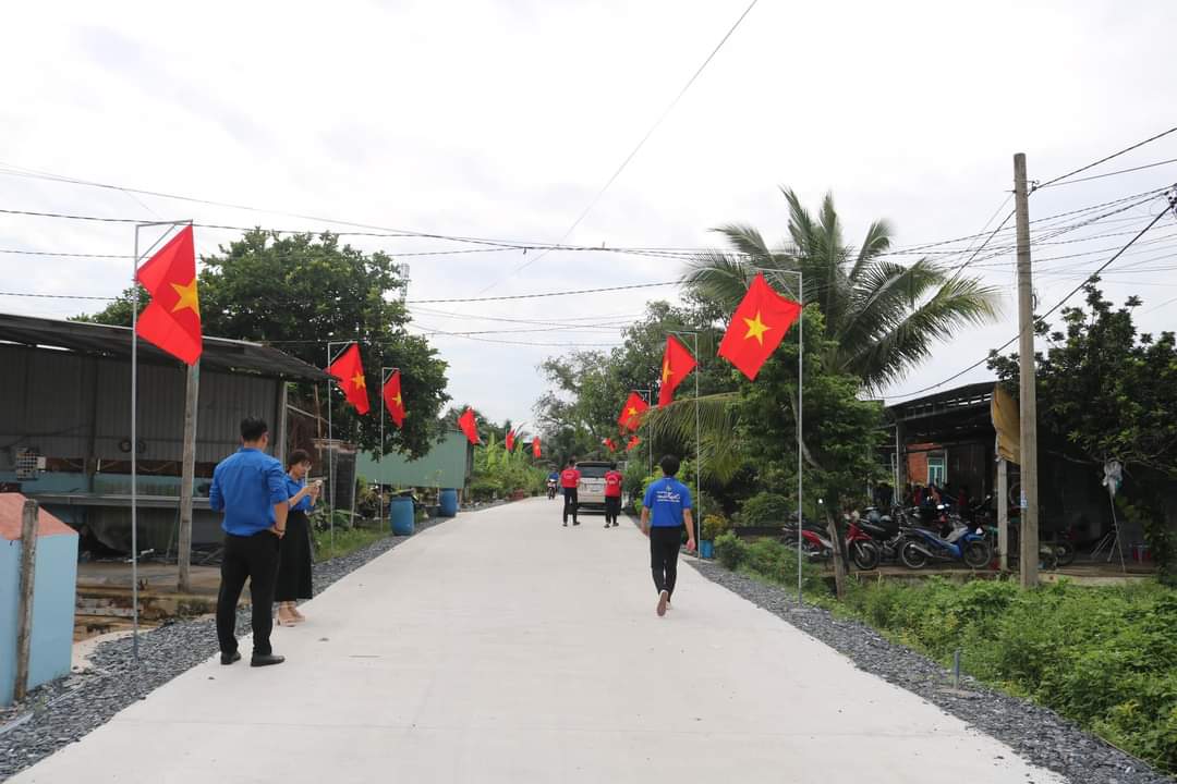 Inauguration of the National Flag Street - Photo 3. Khánh thành đường cờ Tổ quốc- Ảnh 3.