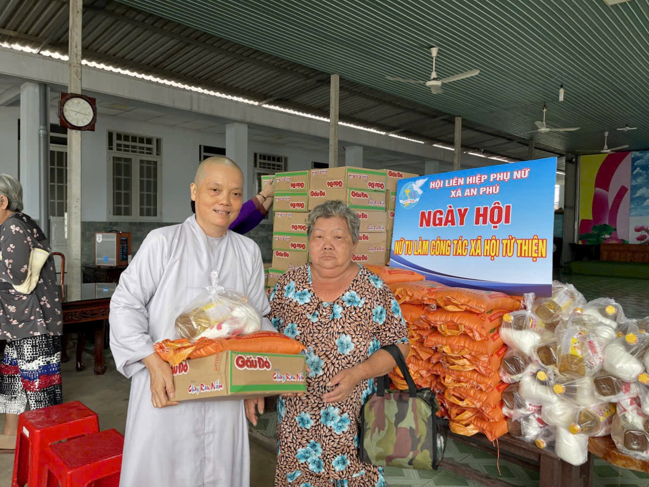 - Foto 3. - Ảnh 3.