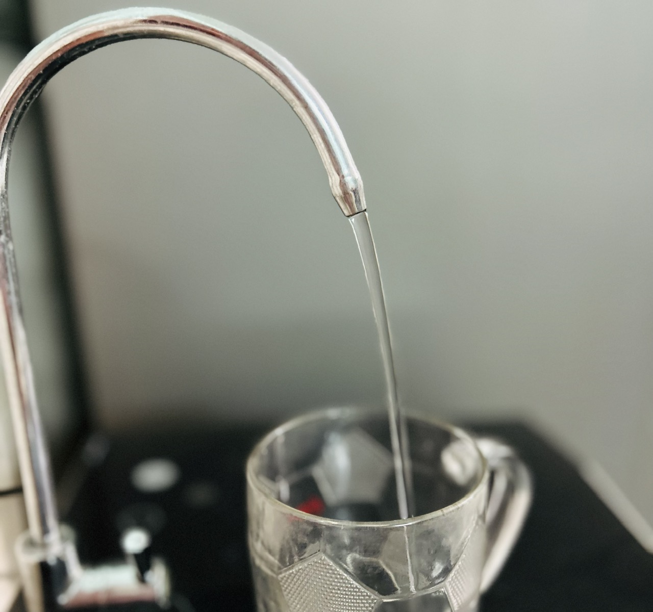 Bác sĩ: Tránh uống nước trong, ngay sau bữa ăn- Ảnh 2. Bác sĩ: Tránh uống nước trong, ngay sau bữa ăn- Ảnh 2.