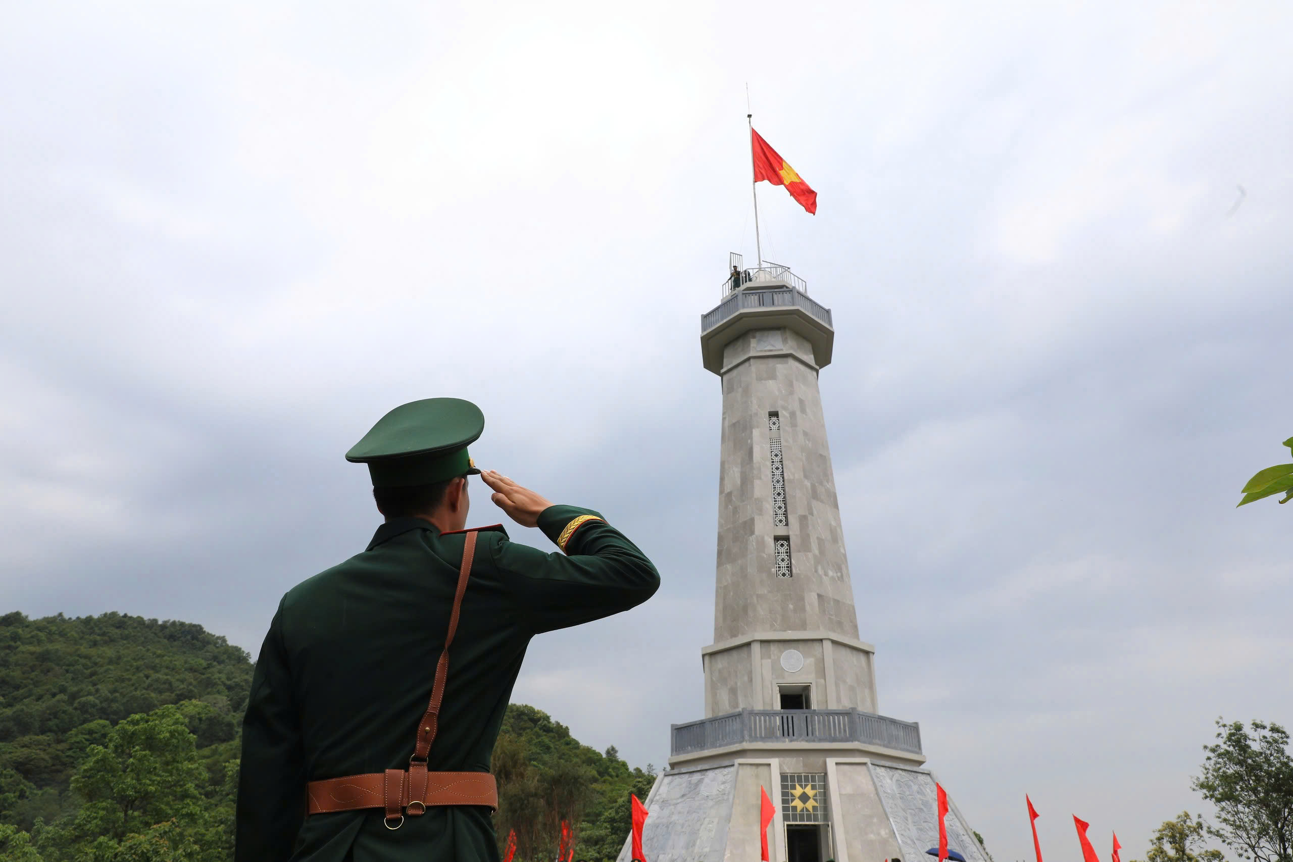 Tự hào, thiêng liêng Lễ thượng cờ A Pa Chải - cực Tây Tổ quốc- Ảnh 2.