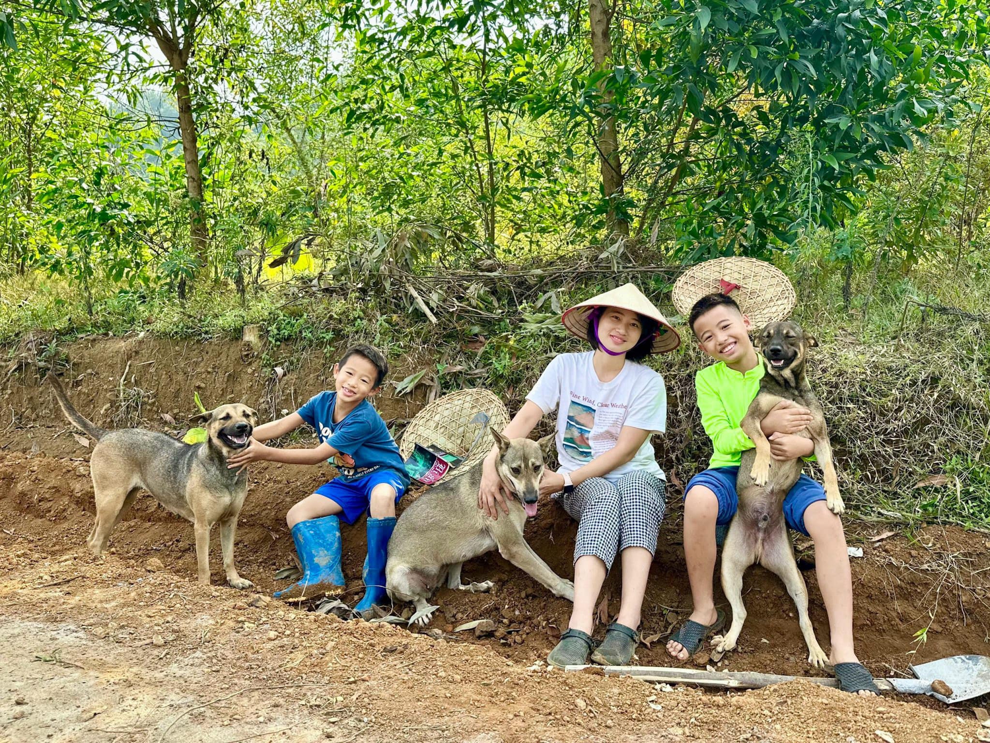 Cuộc sống trên ngọn đồi thơ mộng vào cuối tuần của gia đình trẻ - Ảnh 9.