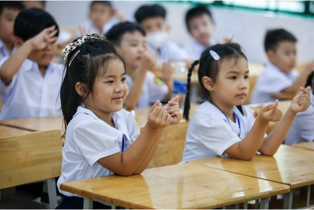 Miễn học phí công lập, hỗ trợ học sinh tư thục từ năm học 2025 - 2026- Ảnh 1. Miễn học phí công lập, hỗ trợ học sinh tư thục từ năm học 2025 - 2026- Ảnh 1.