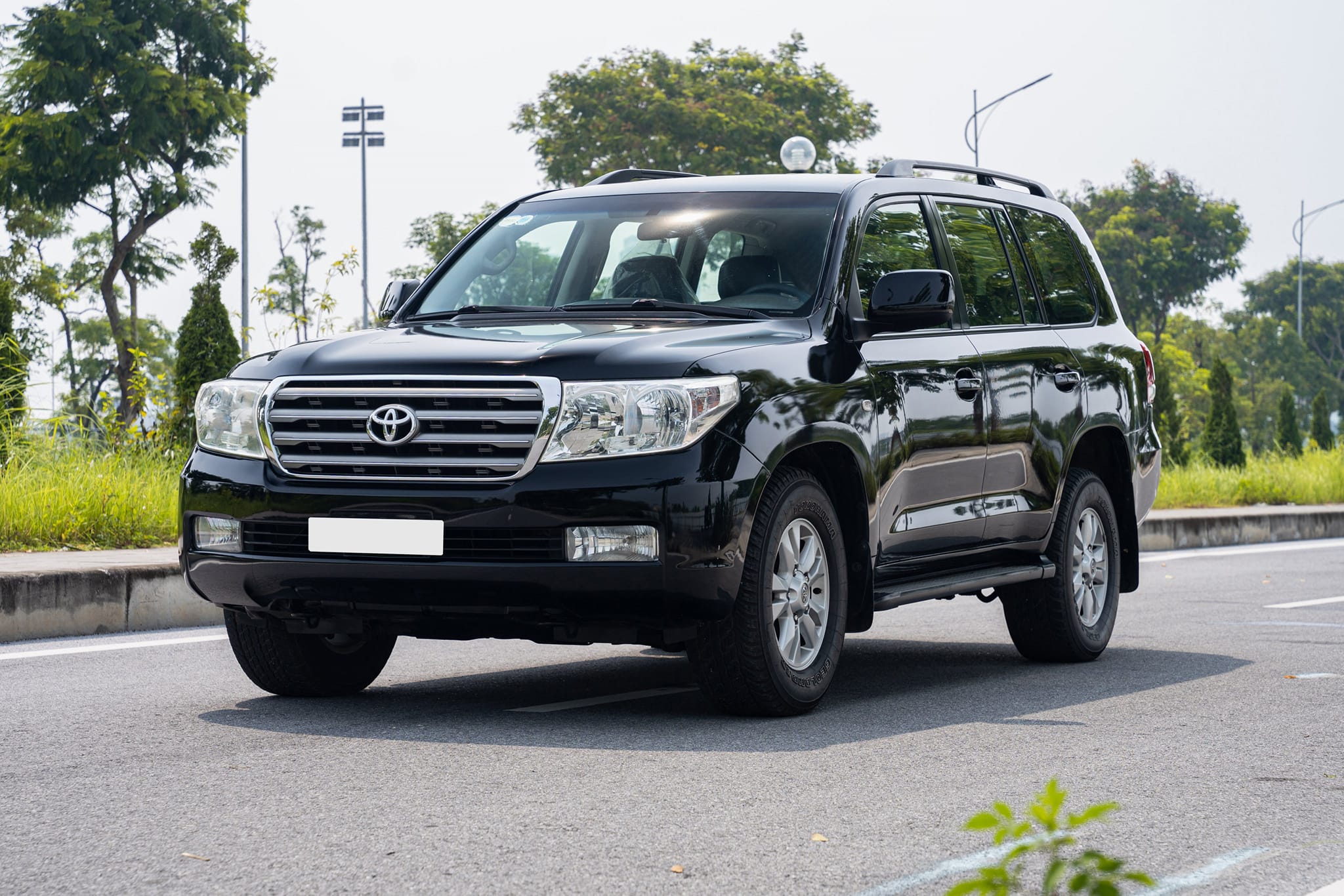 Toyota Land Cruiser đời cũ độ phong cách Trung Đông rao giá cao hơn Ford Everest mới Toyota Land Cruiser đời cũ độ phong cách Trung Đông rao giá cao hơn Ford Everest mới
