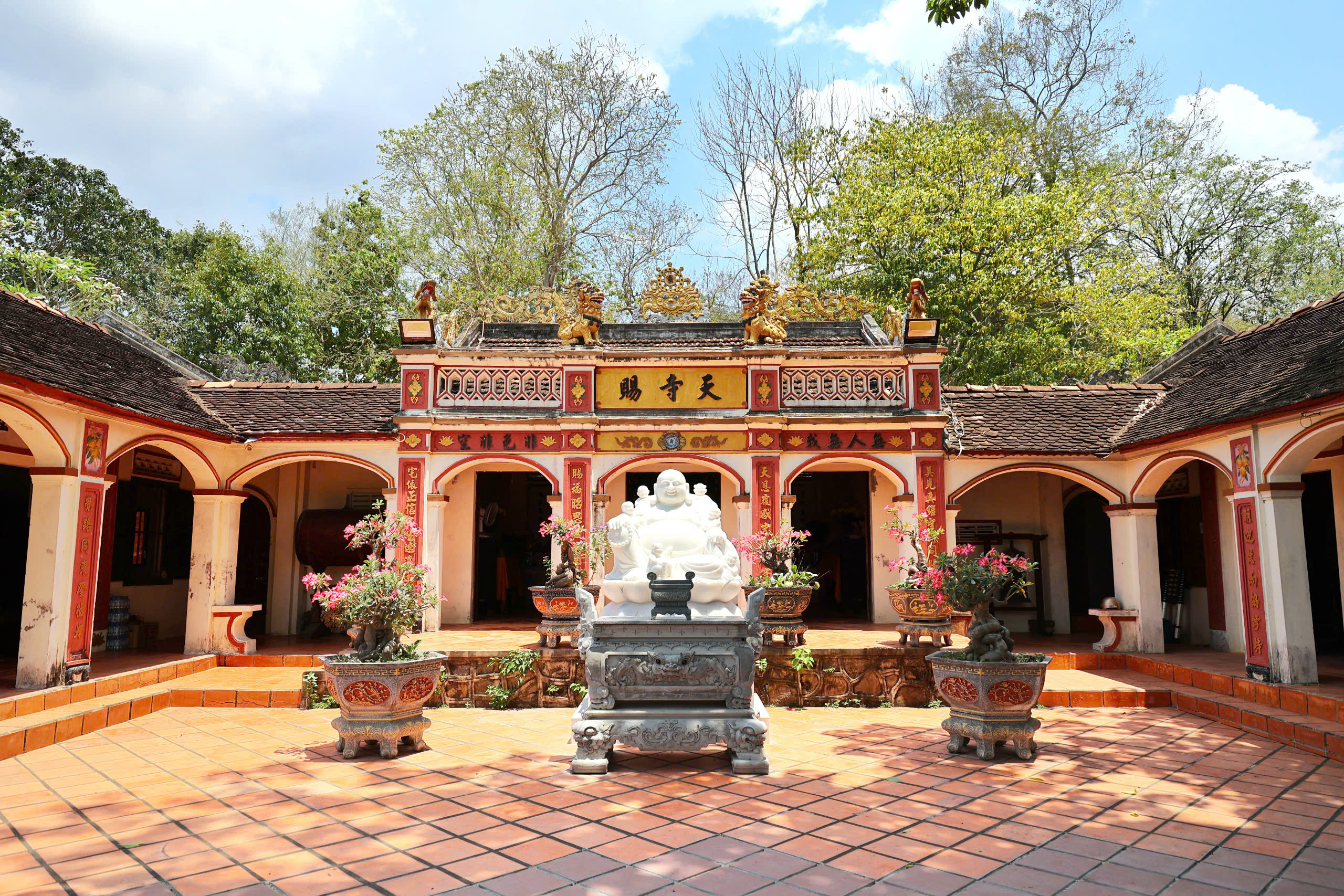 Thăm chùa Thiên Tứ - Nơi Bồ tát Thích Quảng Đức mở trường đào tạo tăng chúng- Ảnh 2. Thăm chùa Thiên Tứ - Nơi Bồ tát Thích Quảng Đức mở trường đào tạo tăng chúng- Ảnh 2.