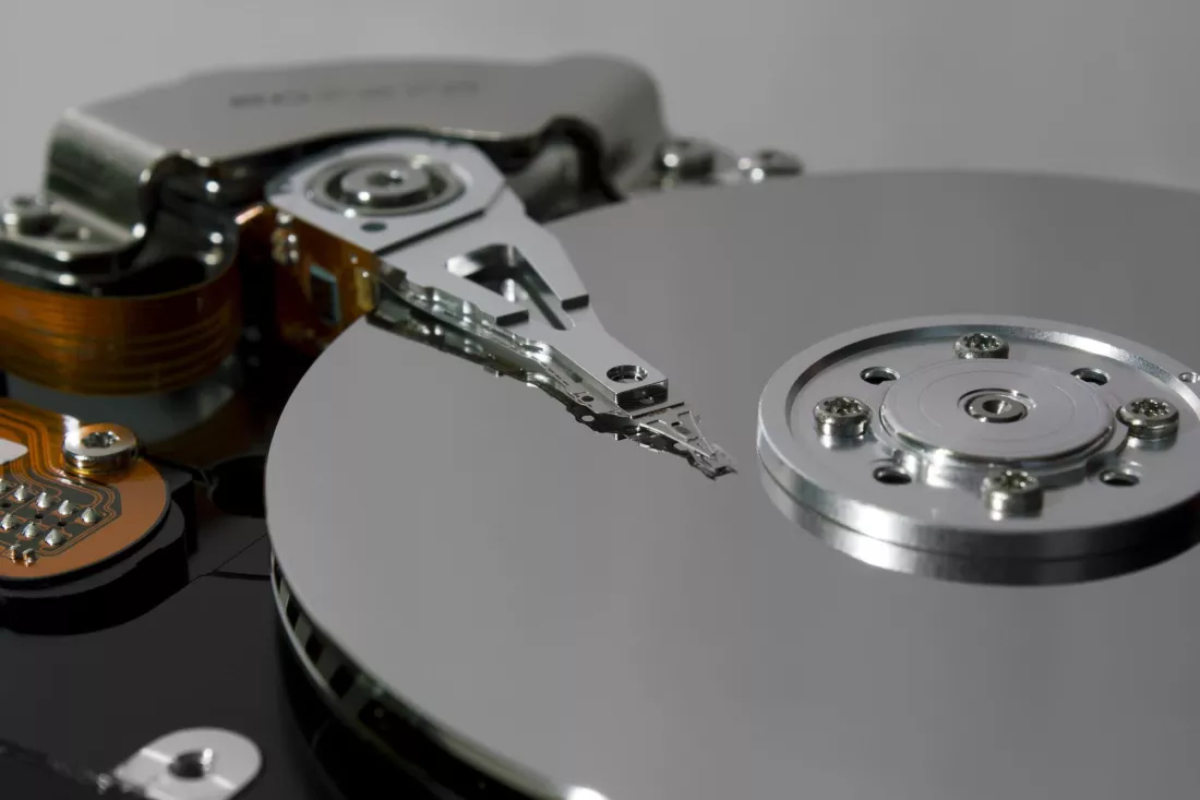 Seagate đặt mục tiêu sản xuất ổ cứng 100 TB - Ảnh 1.