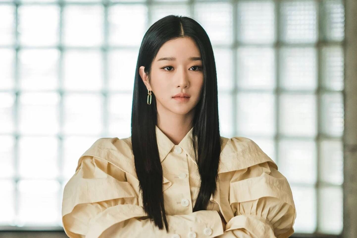 'Điên nữ' Seo Ye Ji đến Đà Nẵng, rạng rỡ khoe quà fan Việt tặng - Ảnh 4.