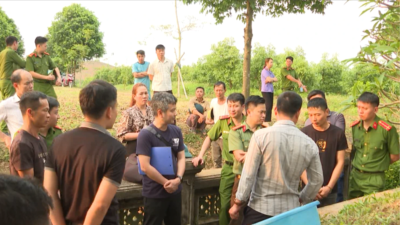 Hình ảnh lăng mộ vua Lê Túc Tông bị đào bới - Ảnh 3.