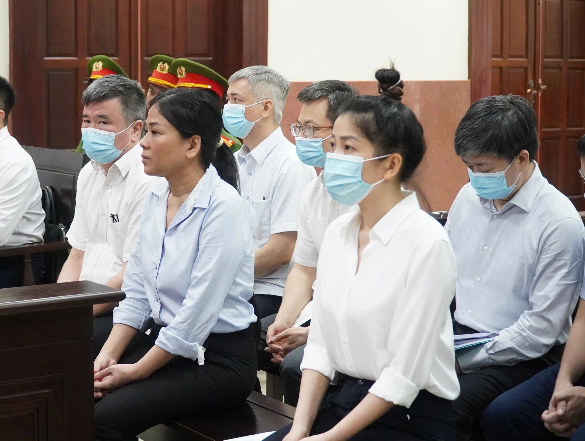 Nộp 15 tỉ, cựu Bí thư Lê Đức Thọ được đề nghị giảm 7 năm tù - Ảnh 2. Nộp 15 tỉ, cựu Bí thư Lê Đức Thọ được đề nghị giảm 7 năm tù - Ảnh 2.