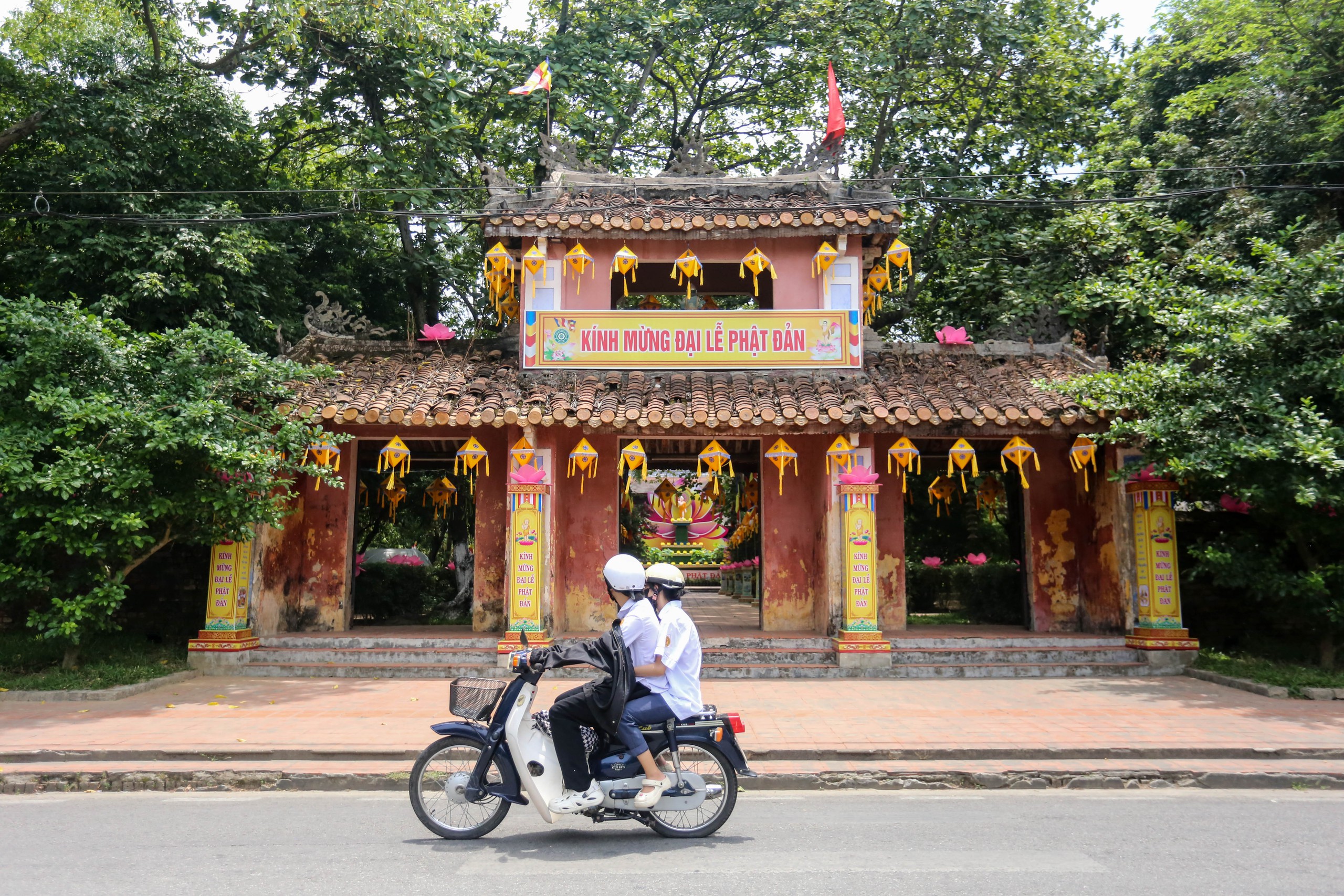 Thăm ngôi cổ tự từ thời triều Nguyễn, có bức tranh tranh 'Long vân khế hội'- Ảnh 1.