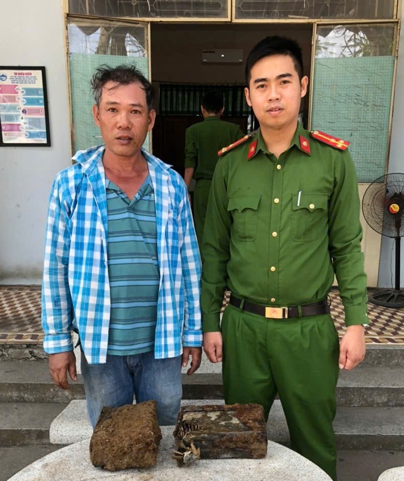 Hoảng hồn đào móng nhà phát hiện 400 viên đạn - Ảnh 3.