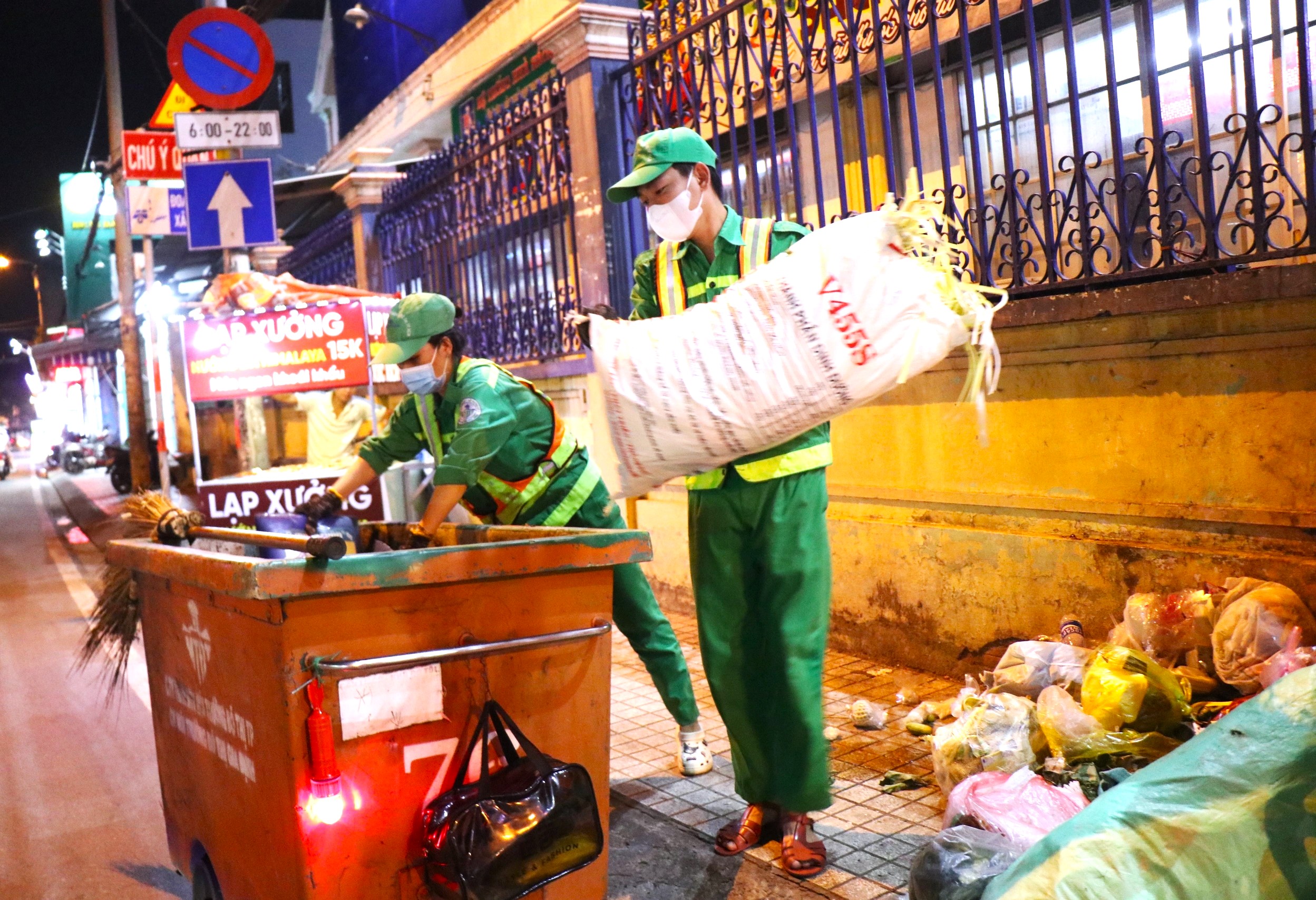 TP.HCM ban hành giá thu gom, vận chuyển rác sinh hoạt mới, áp dụng từ 1.6 - Ảnh 1.