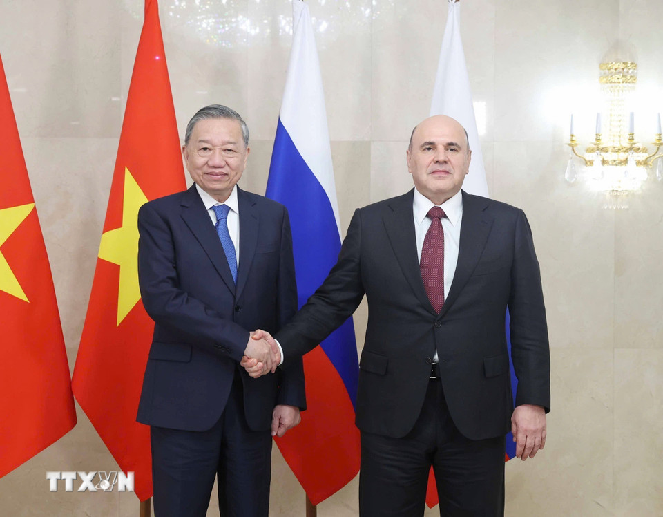 Xem ‘Tiến quân ca’ hùng tráng vang lên ở Moscow đón Tổng Bí thư Tô Lâm đến thăm Nga Xem ‘Tiến quân ca’ hùng tráng vang lên ở Moscow đón Tổng Bí thư Tô Lâm đến thăm Nga