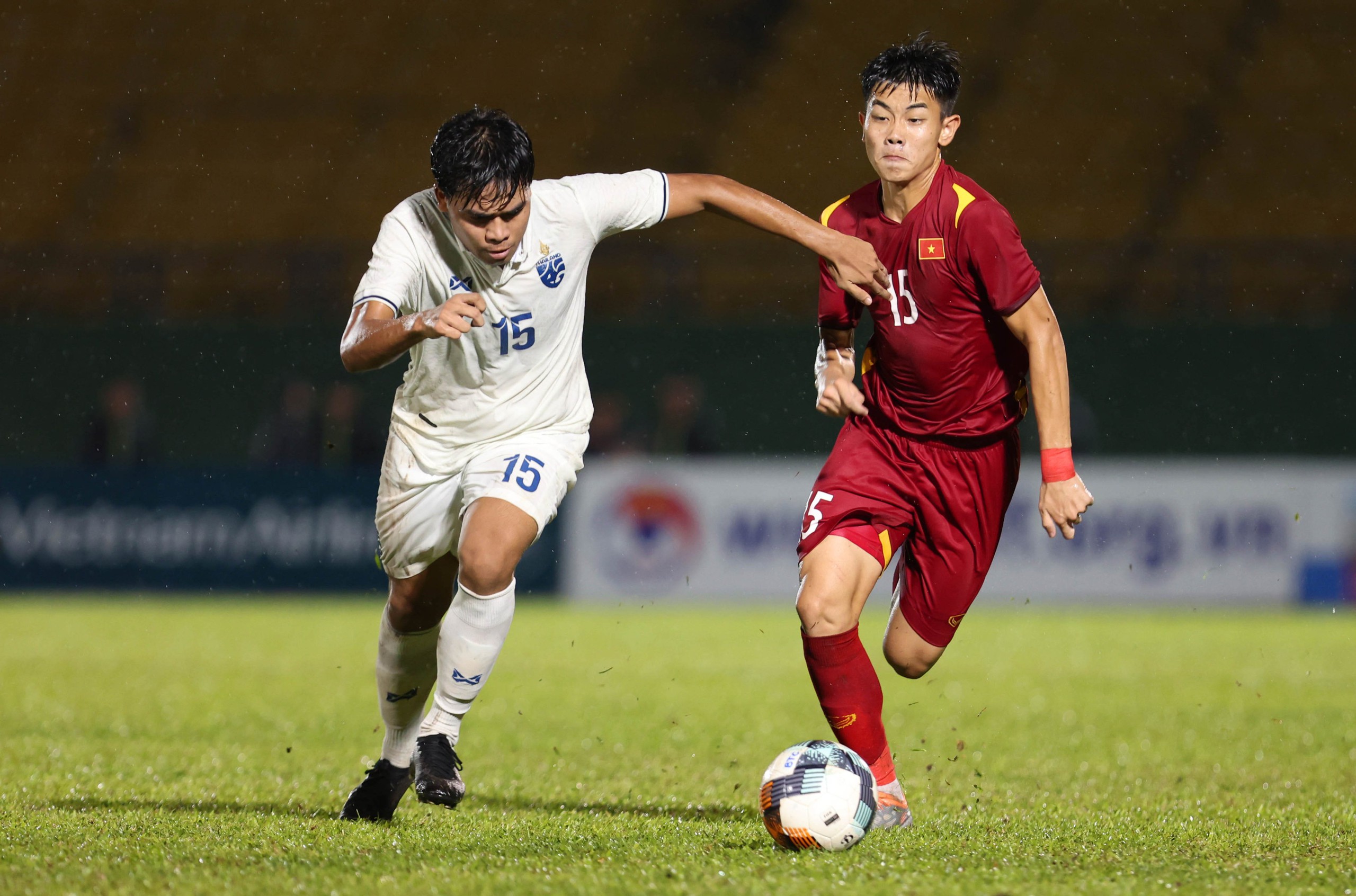 Thái Lan toan tính ‘nát óc’ giành HCV SEA Games: U.22 Việt Nam, Indonesia bị cạnh tranh dữ dội Thái Lan toan tính ‘nát óc’ giành HCV SEA Games: U.22 Việt Nam, Indonesia bị cạnh tranh dữ dội