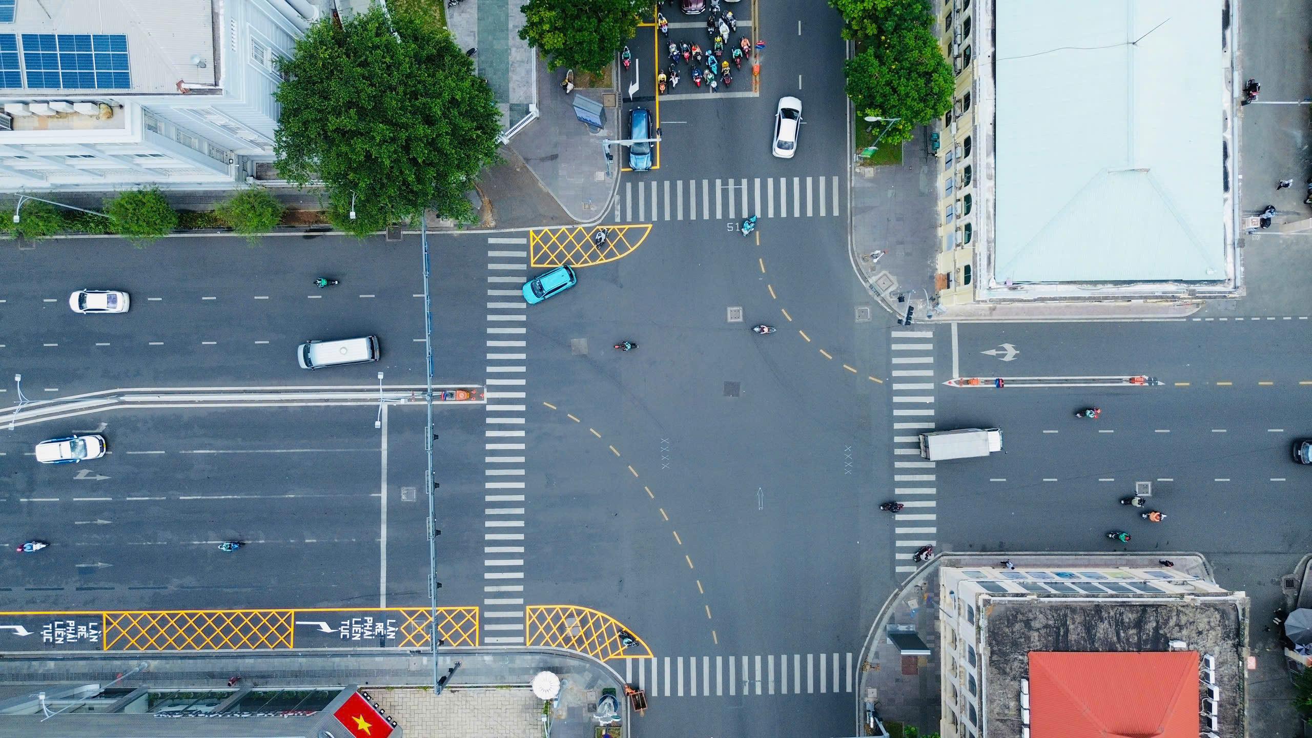 Thêm giao lộ trung tâm TP.HCM vẽ vạch mắt võng, người dân chú ý kẻo dính phạt - Ảnh 4.