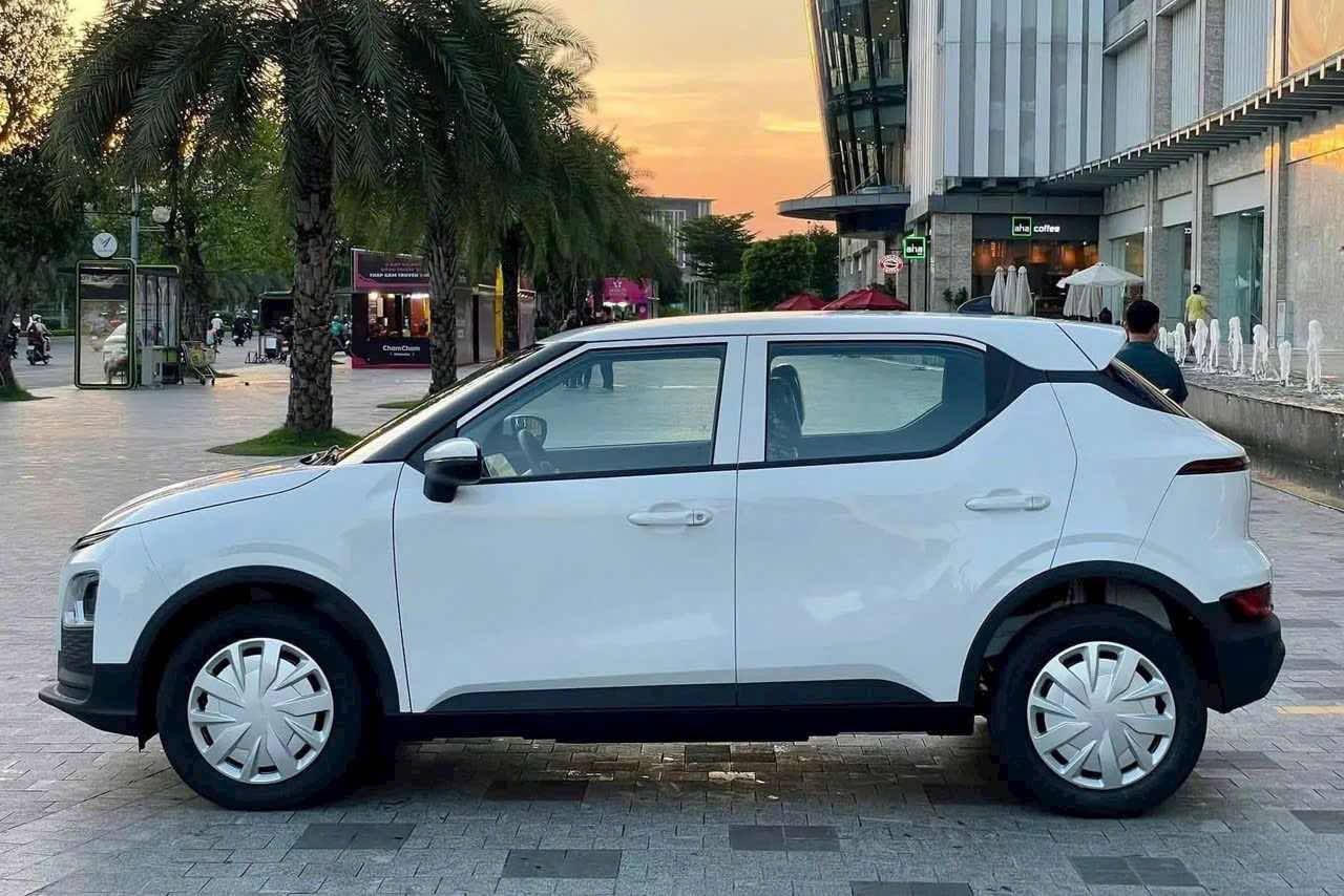 Có 450 triệu đồng, nên mua xe điện hay ô tô máy xăng? - Ảnh 2.