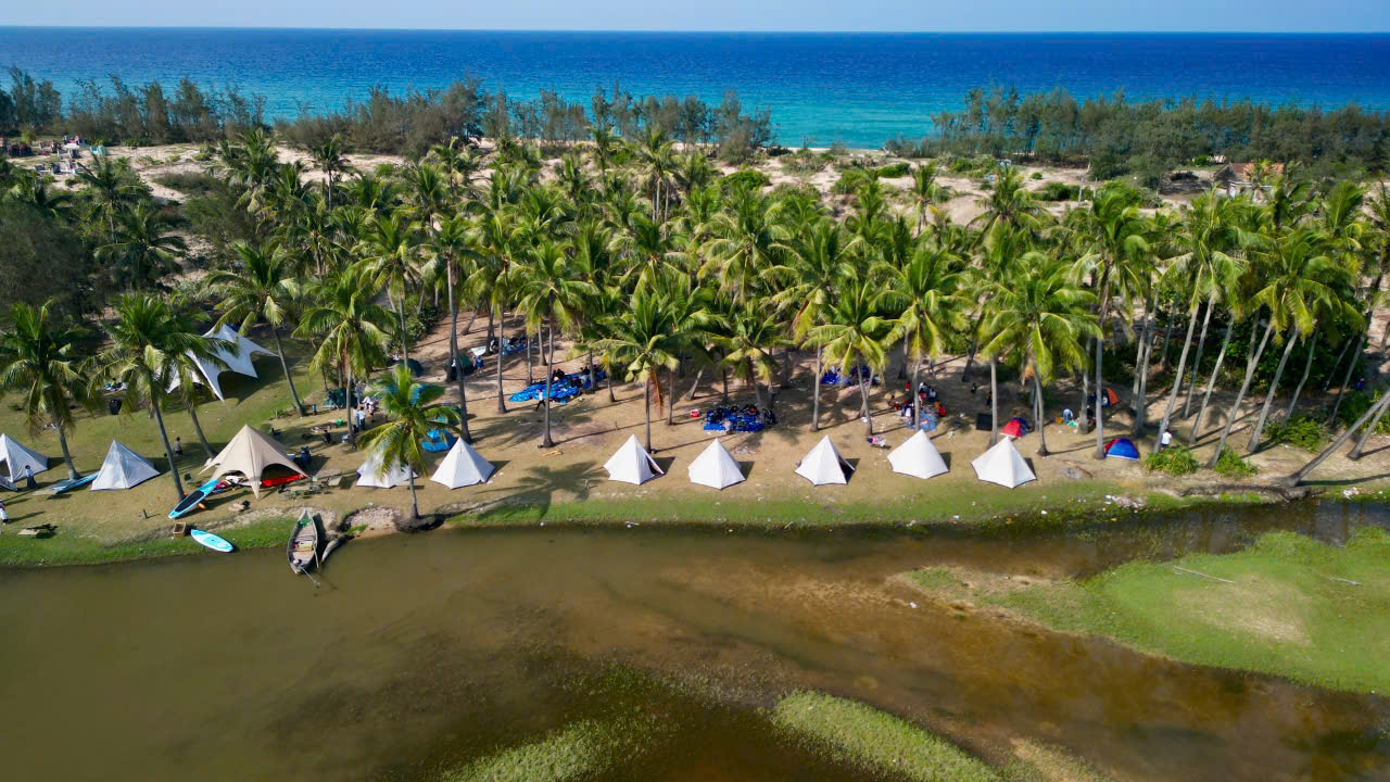 Đầm An Khê ở đâu, có gì mà thu hút người trẻ đến check-in? - Ảnh 1.