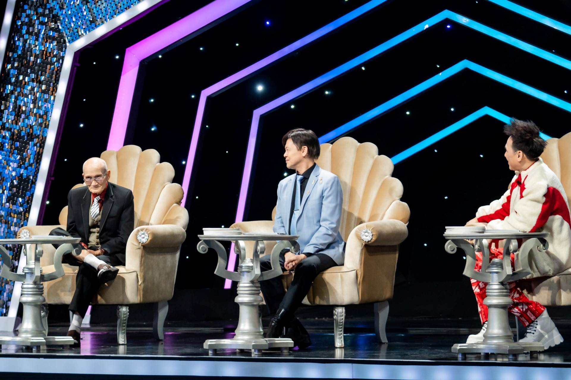Showbiz 8.5: Quang Lê nói về Lynda Trang Đài; Thiện Nhân đáp trả khi bị công kích- Ảnh 3. Showbiz 8.5: Quang Lê nói về Lynda Trang Đài; Thiện Nhân đáp trả khi bị công kích- Ảnh 3.