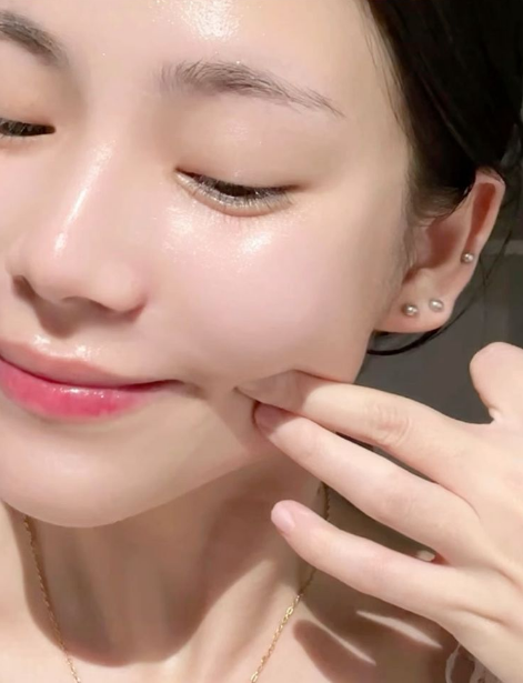 Thử thách ‘glass skin’ trong 7 ngày: Hiệu quả thật hay chỉ là ảo?- Ảnh 2. Thử thách ‘glass skin’ trong 7 ngày: Hiệu quả thật hay chỉ là ảo?- Ảnh 2.