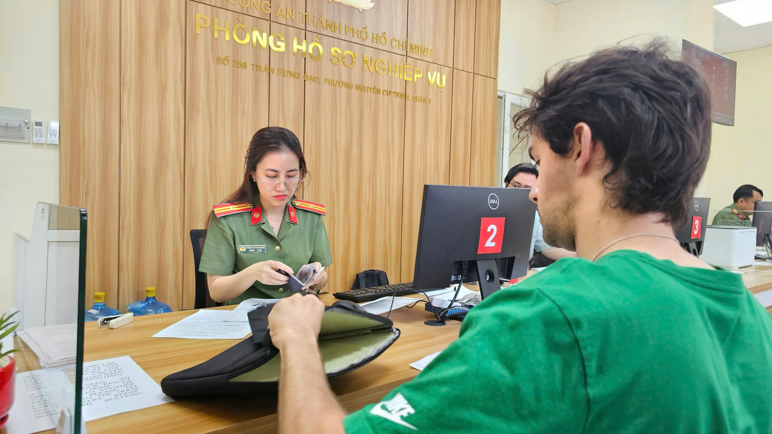 Người nước ngoài xin lý lịch tư pháp tại Việt Nam thế nào?- Ảnh 1. Người nước ngoài xin lý lịch tư pháp tại Việt Nam thế nào?- Ảnh 1.