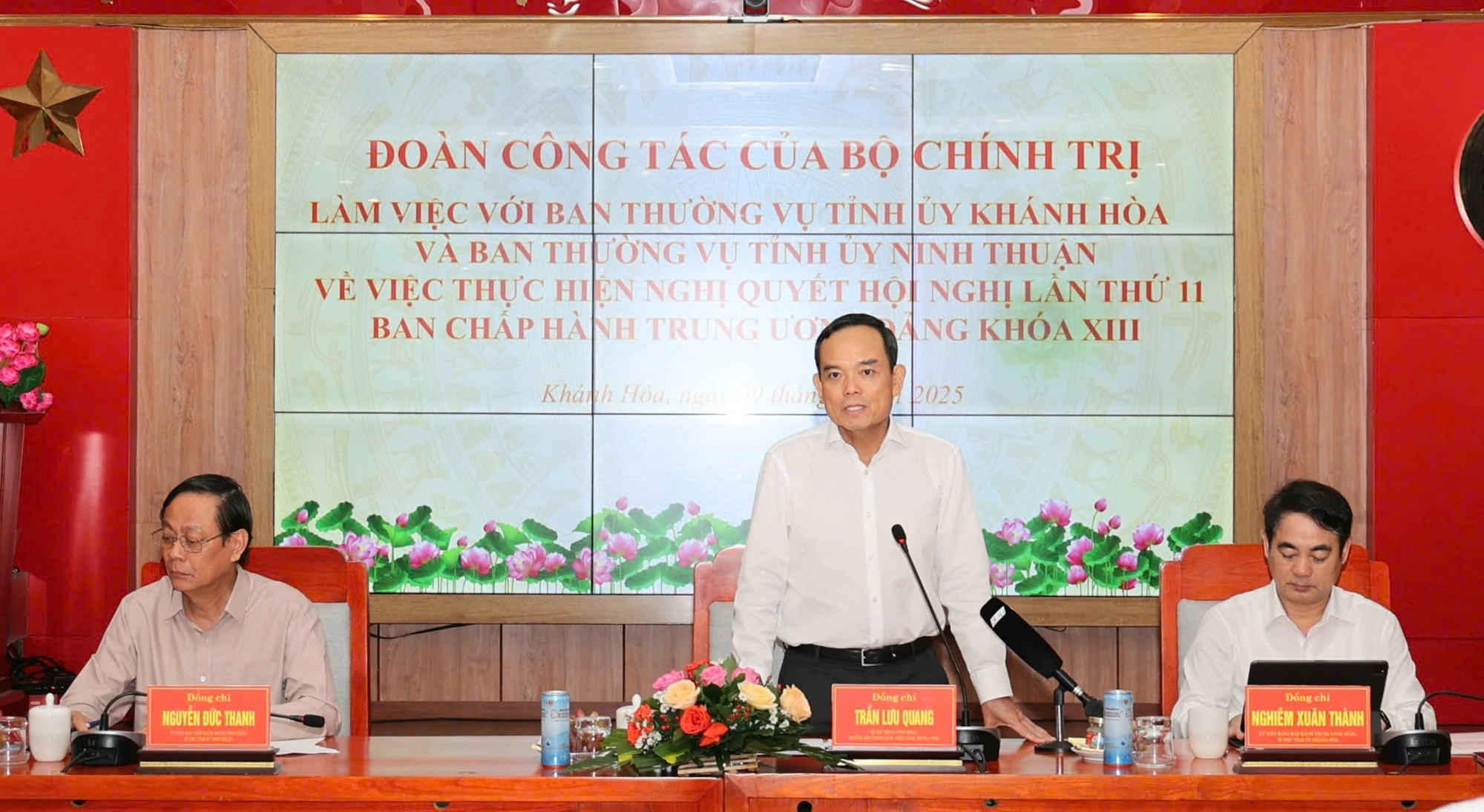 Đoàn công tác Bộ Chính trị làm việc với Khánh Hòa - Ninh Thuận về sáp nhập - Ảnh 1.
