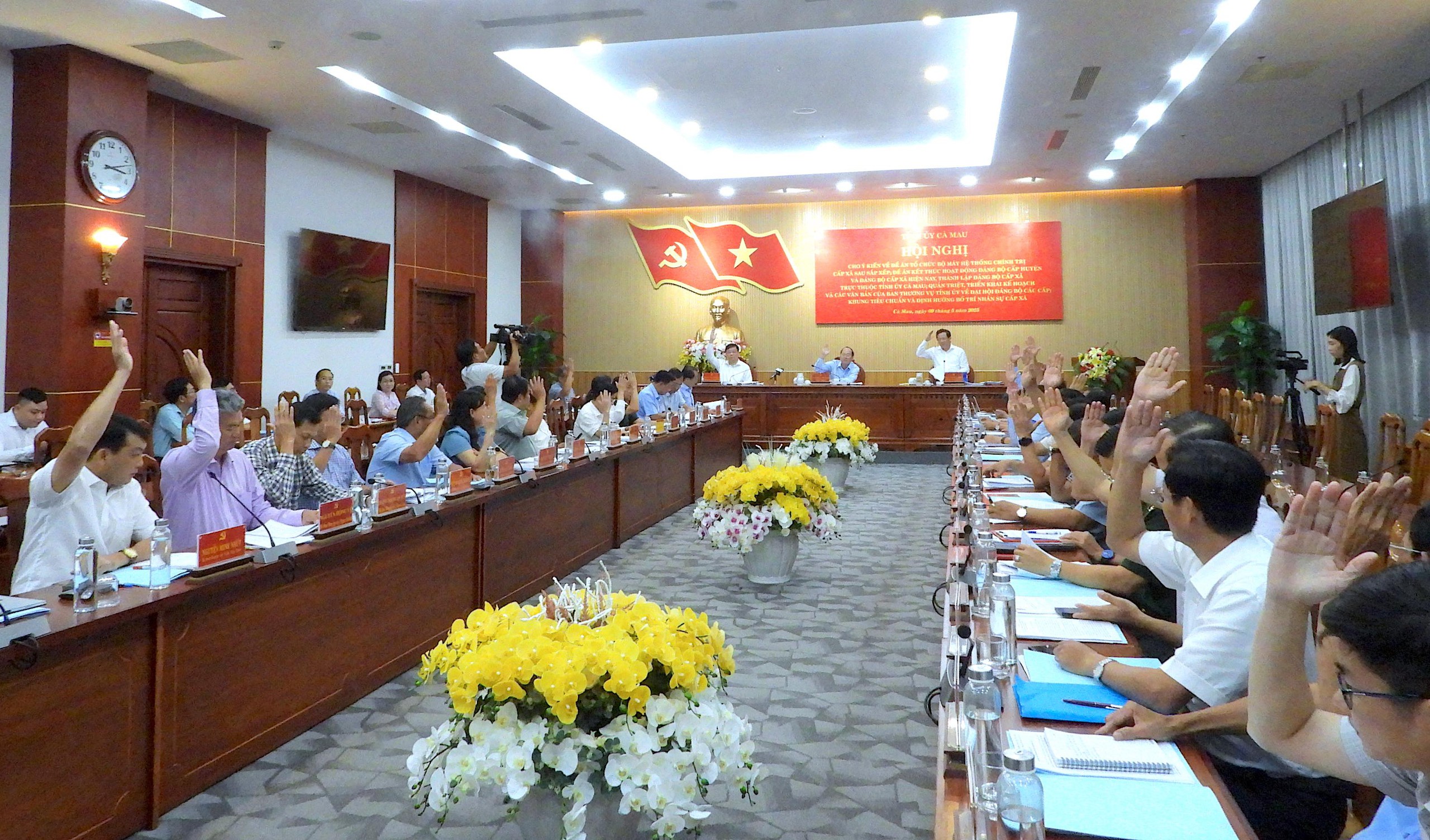 Bí thư Cà Mau: Cán bộ huyện xuống xã làm trực tiếp dễ gặp khó - Ảnh 1.