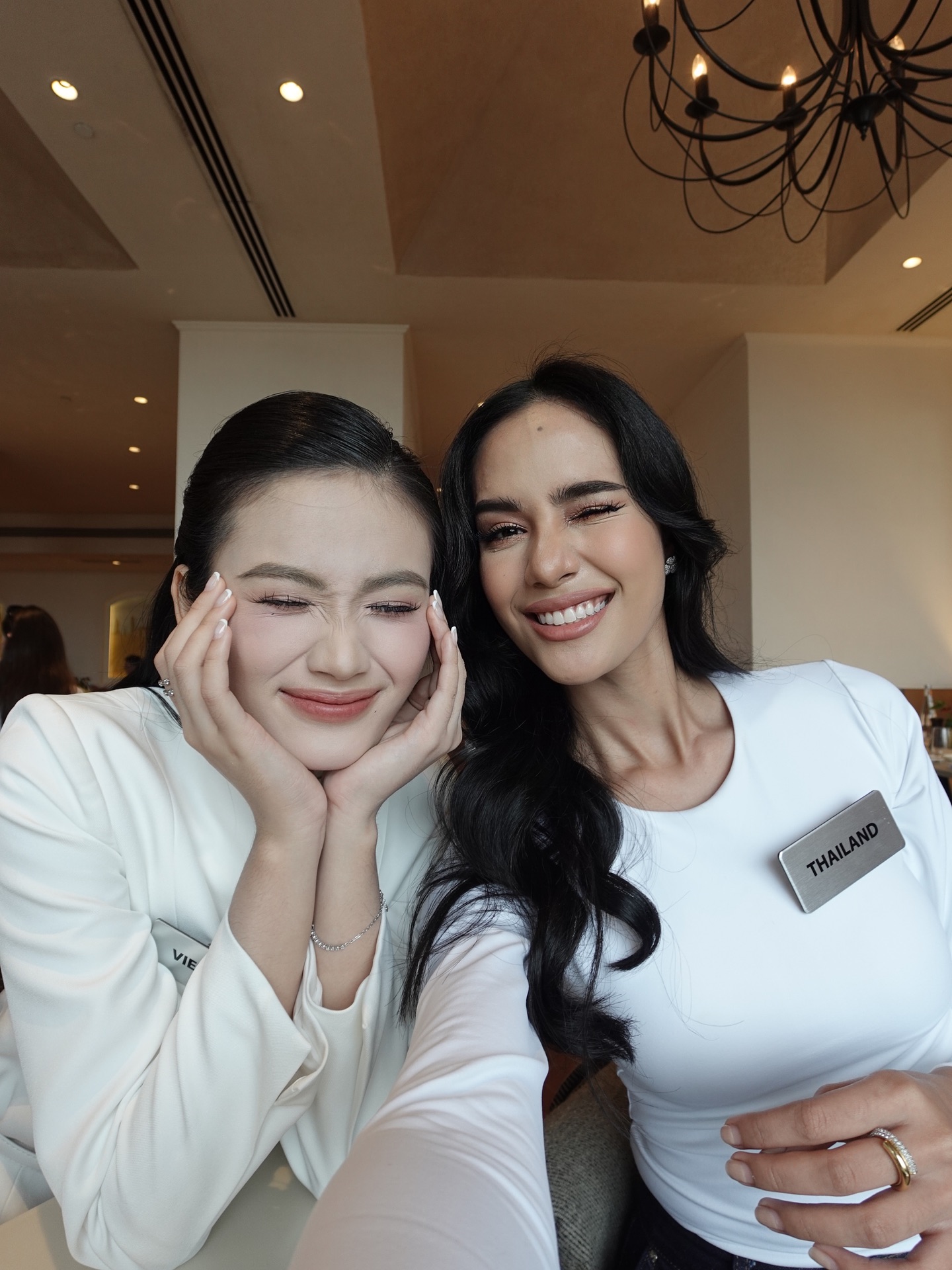 Opal Suchata Chuangsri: Từ người đẹp bị tước danh hiệu đến tân Hoa hậu Thế giới - Ảnh 7.
