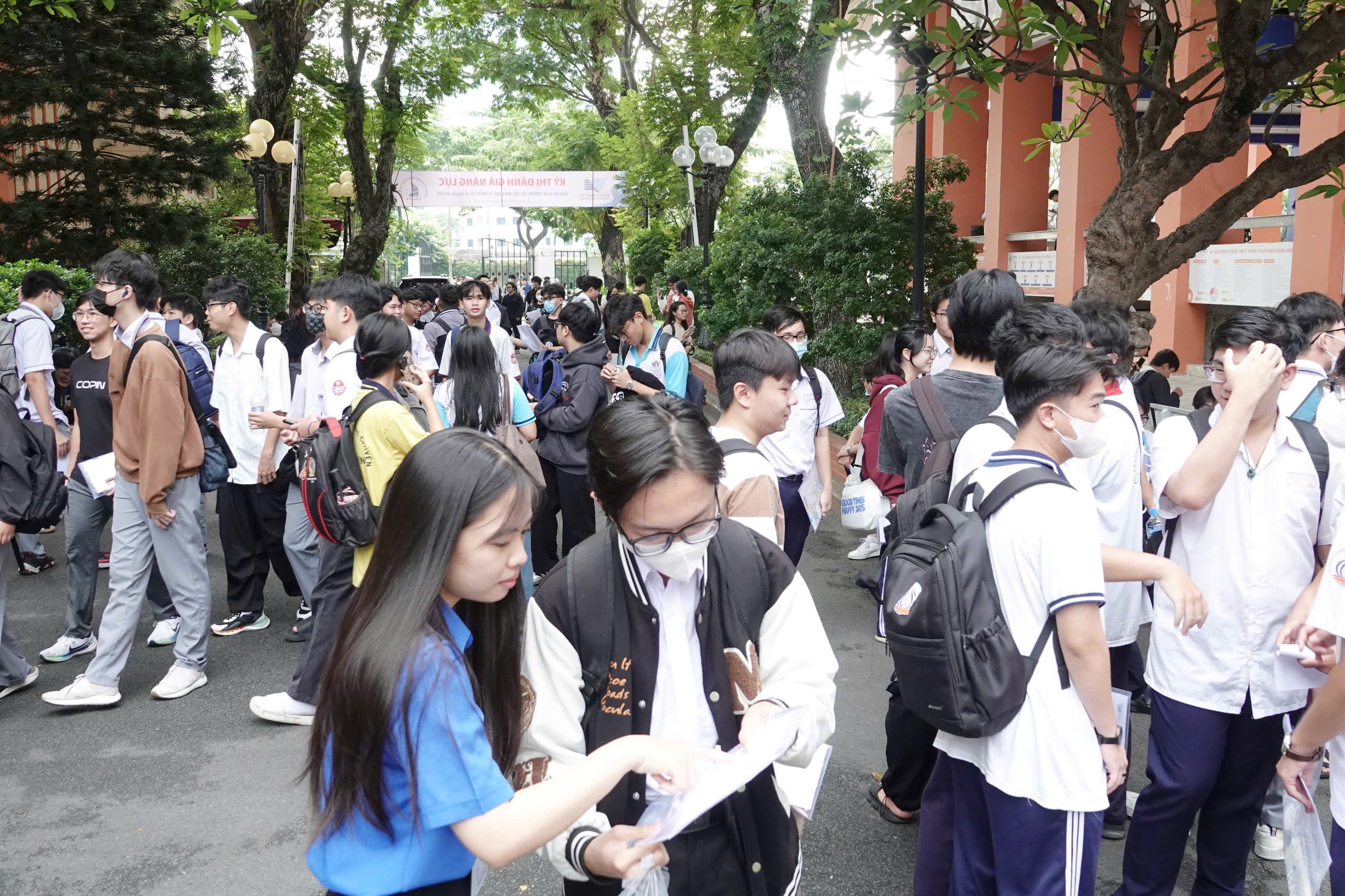 Thi đánh giá năng lực đợt 2: Hơn 70% thí sinh dự thi cải thiện điểm số - Ảnh 5.